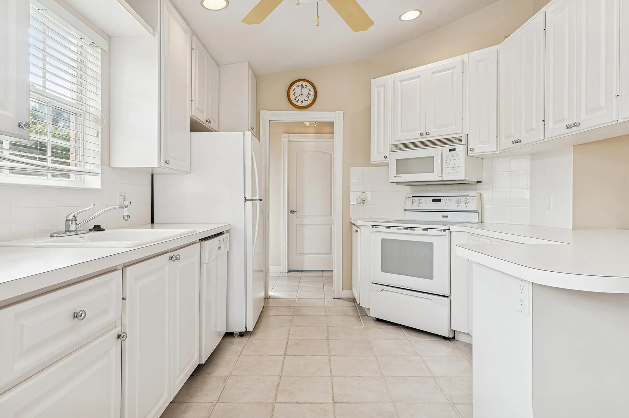 Property Slideshow image 7 of 59 | 7885 olympia dr, West Palm Beach, FL, 33411