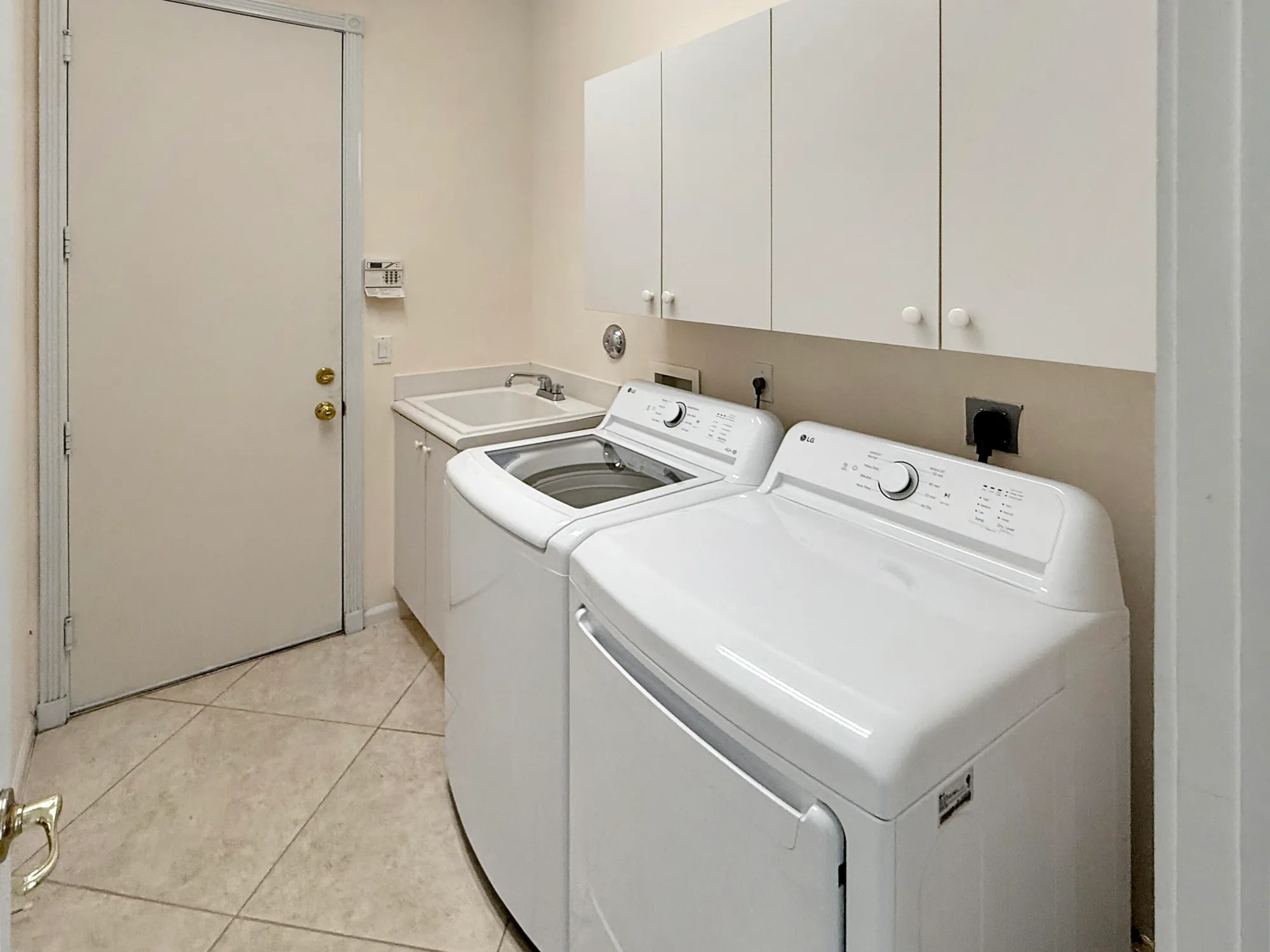 Property Slideshow image 8 of 13 | 7725 royale river ln, Lake Worth, FL, 33467