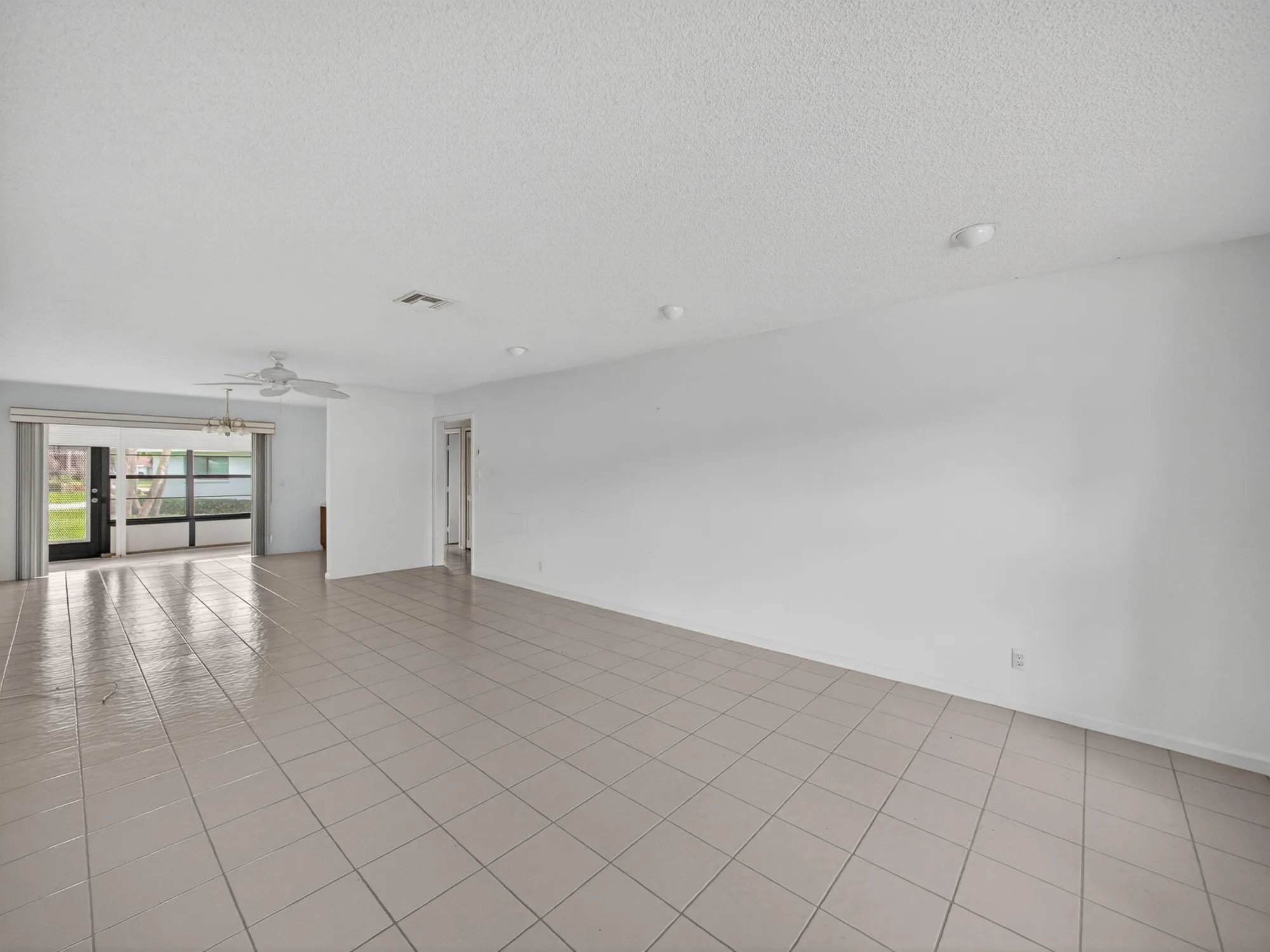 Property Slideshow image 3 of 25 | 4355 cedar tree pl b, Boynton Beach, FL, 33436