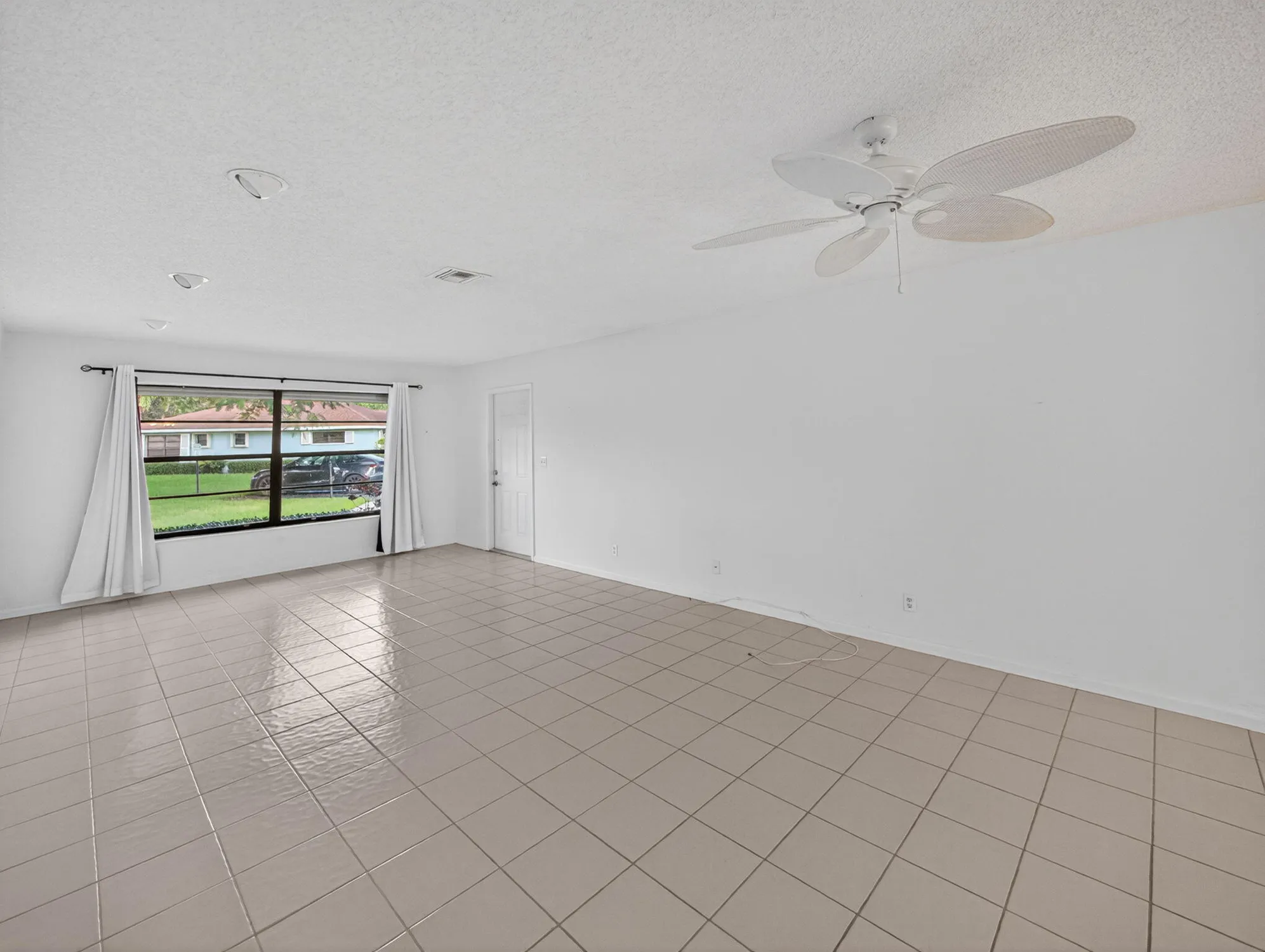 Property Slideshow image 4 of 25 | 4355 cedar tree pl b, Boynton Beach, FL, 33436