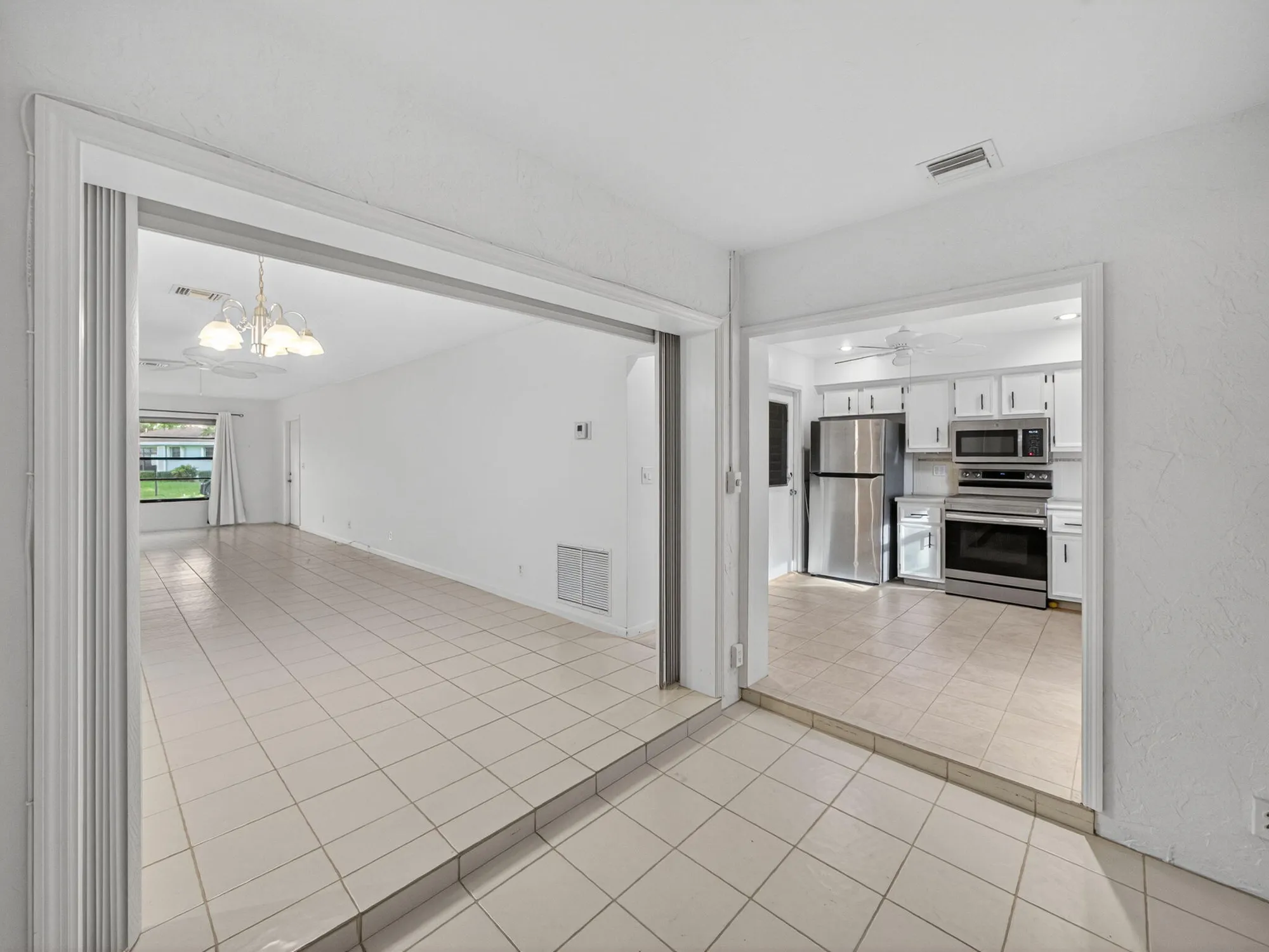 Property Slideshow image 12 of 25 | 4355 cedar tree pl b, Boynton Beach, FL, 33436
