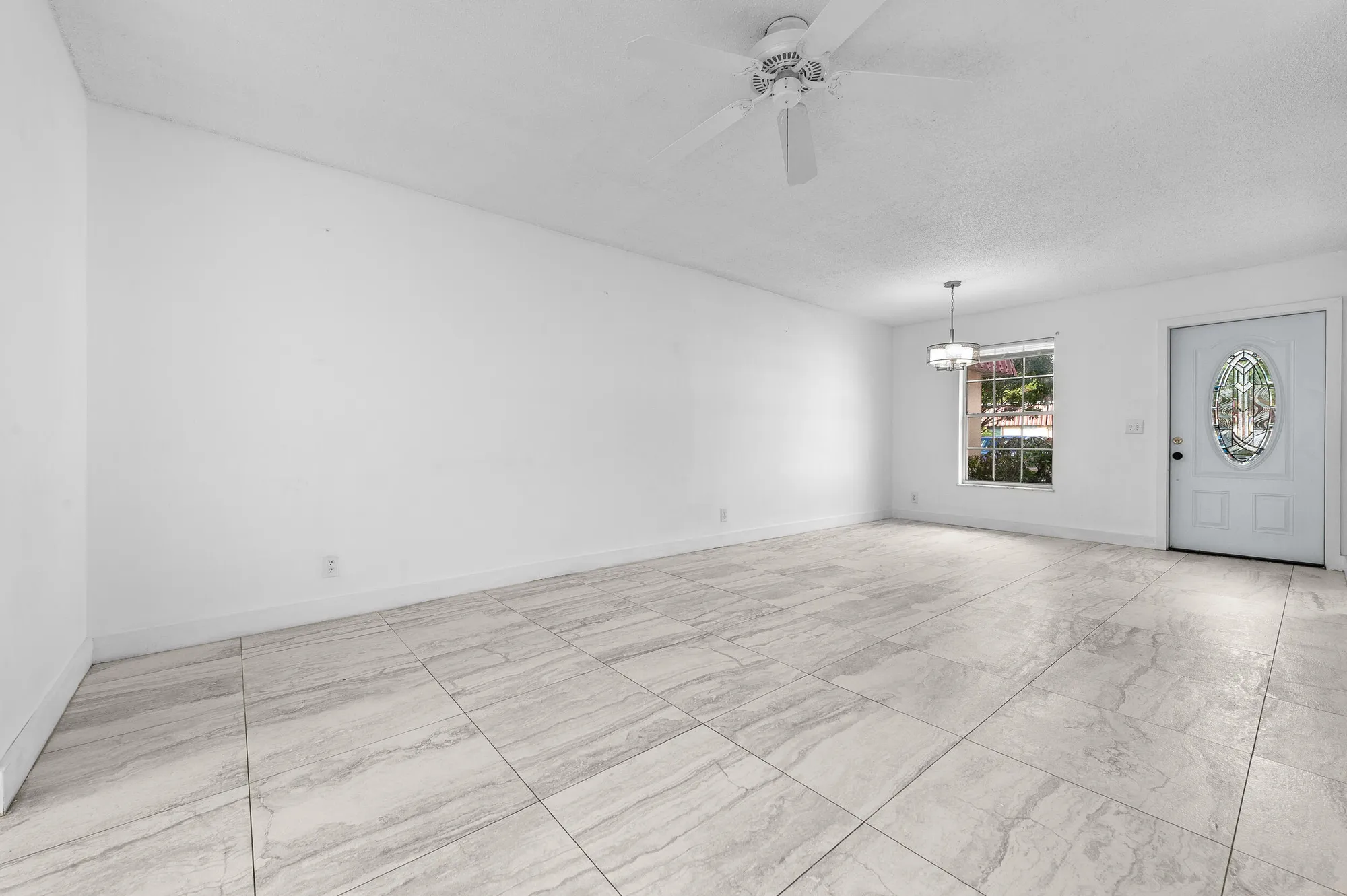Property Slideshow image 13 of 39 | 811 salem ln, Lake Worth, FL, 33467