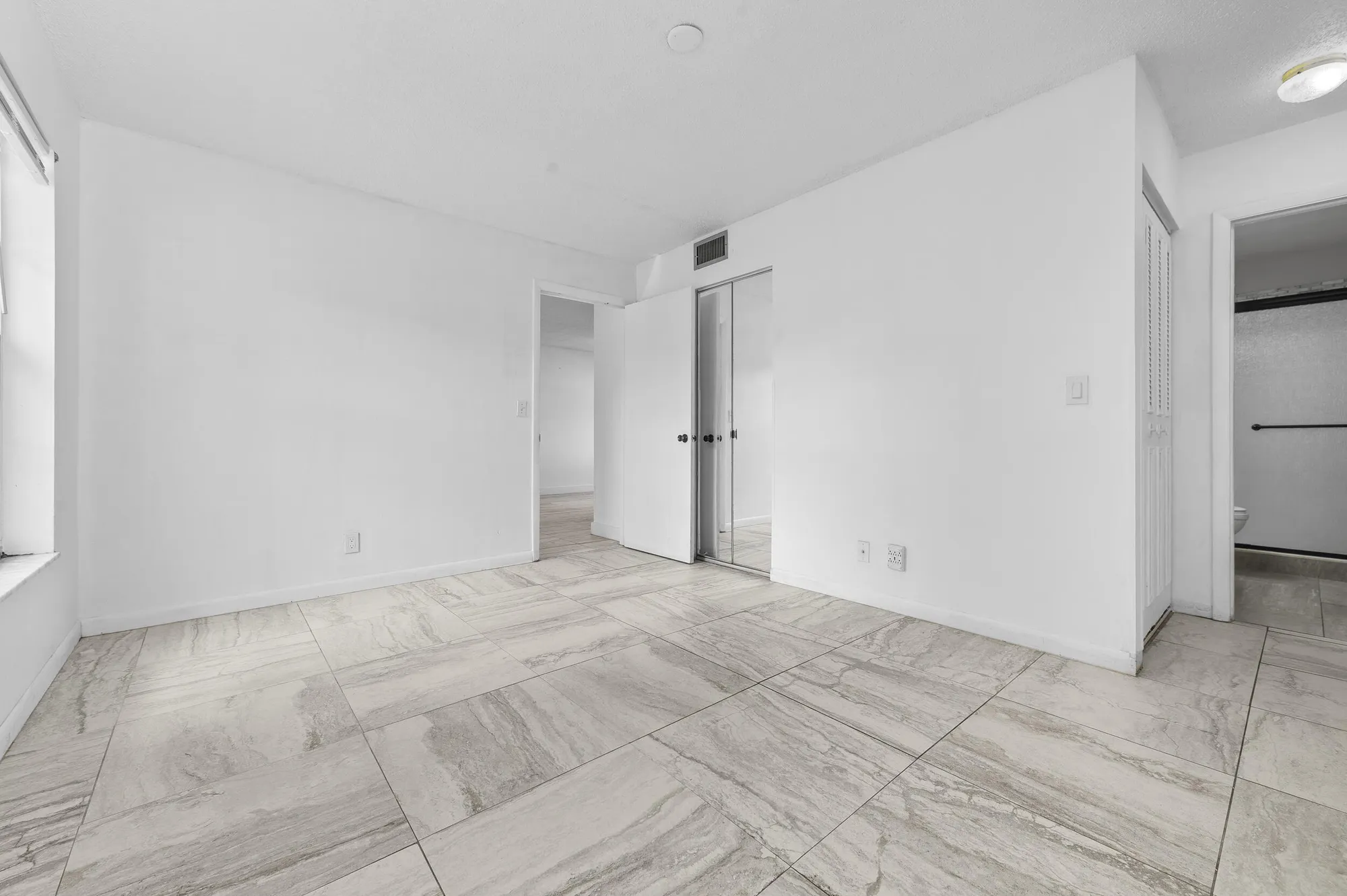 Property Slideshow image 22 of 39 | 811 salem ln, Lake Worth, FL, 33467