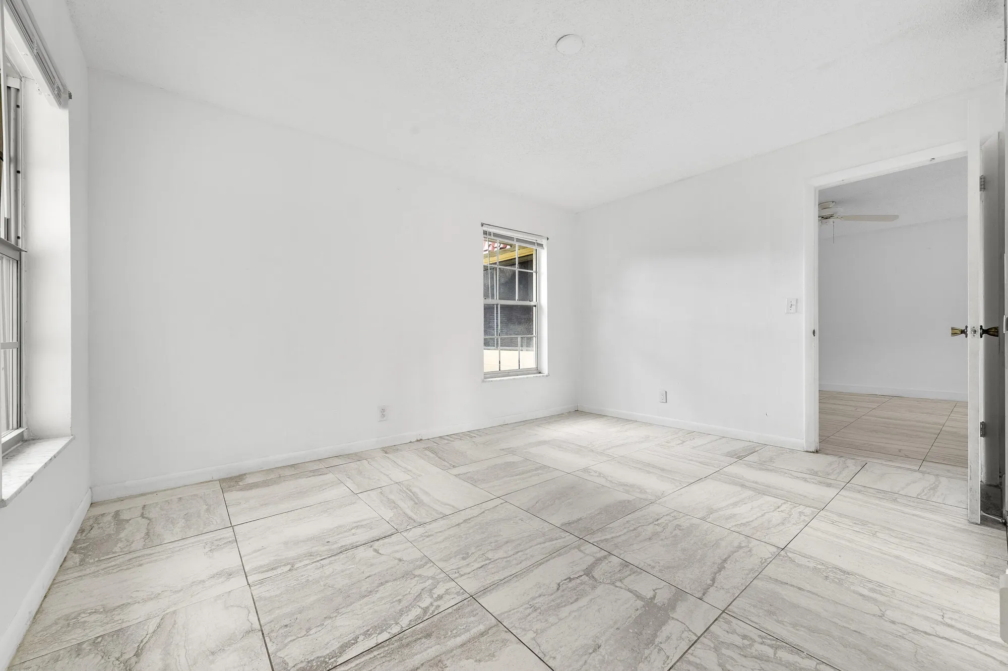 Property Slideshow image 23 of 39 | 811 salem ln, Lake Worth, FL, 33467