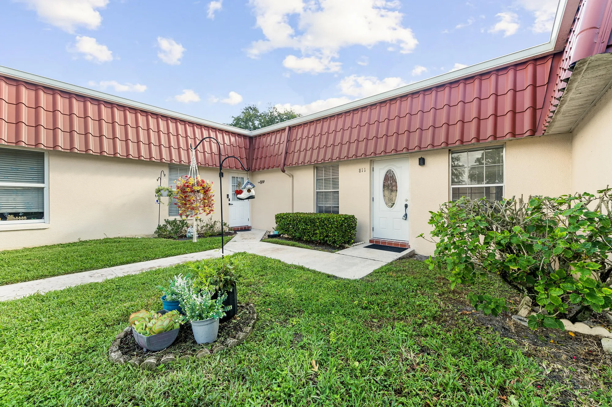 Property Slideshow image 28 of 39 | 811 salem ln, Lake Worth, FL, 33467