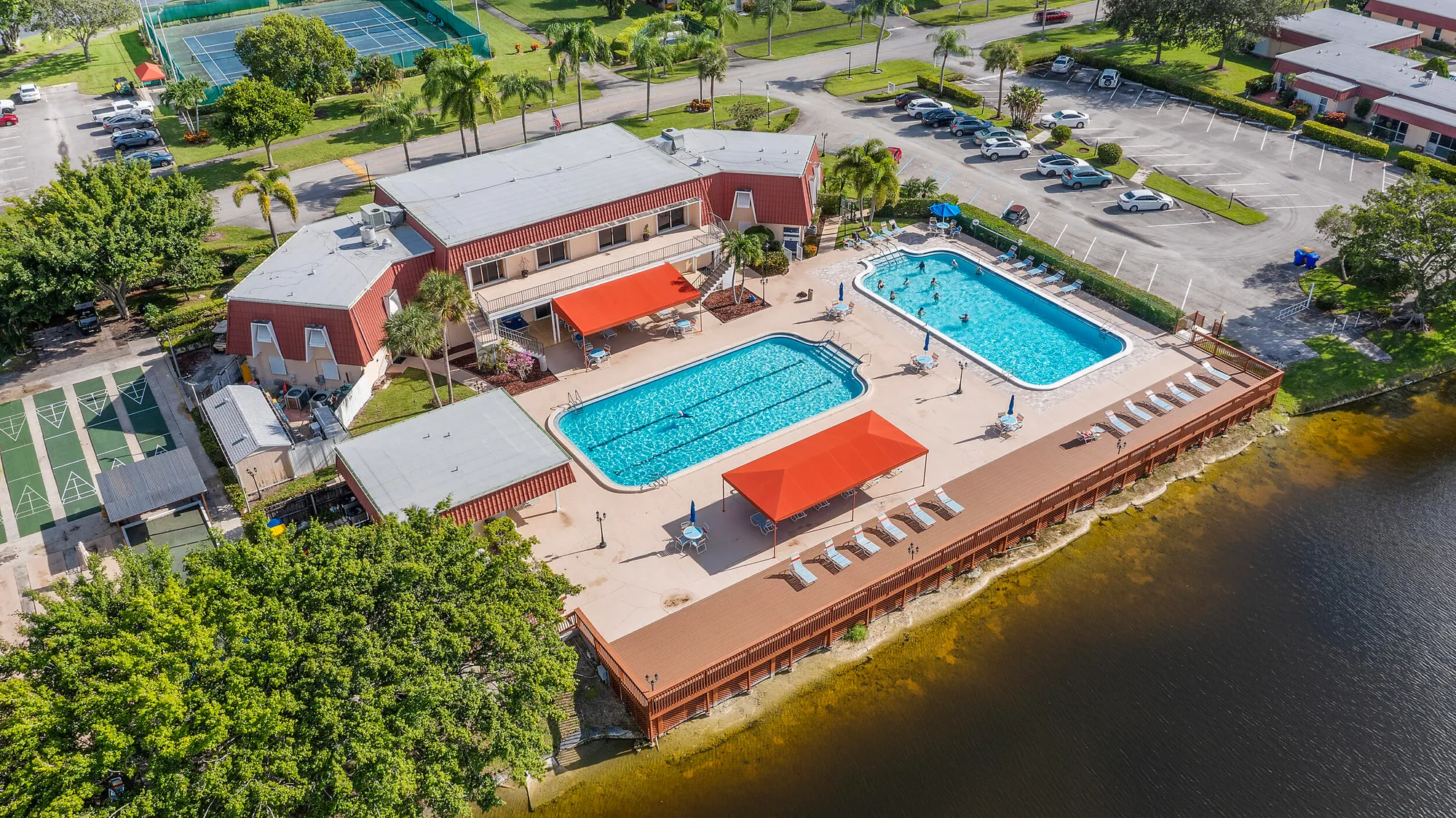 Property Slideshow image 31 of 39 | 811 salem ln, Lake Worth, FL, 33467