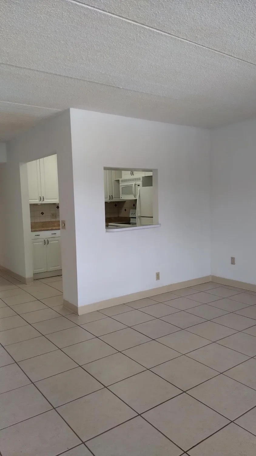 Property Slideshow image 8 of 21 | 3300 springdale blvd 208, Palm Springs, FL, 33461