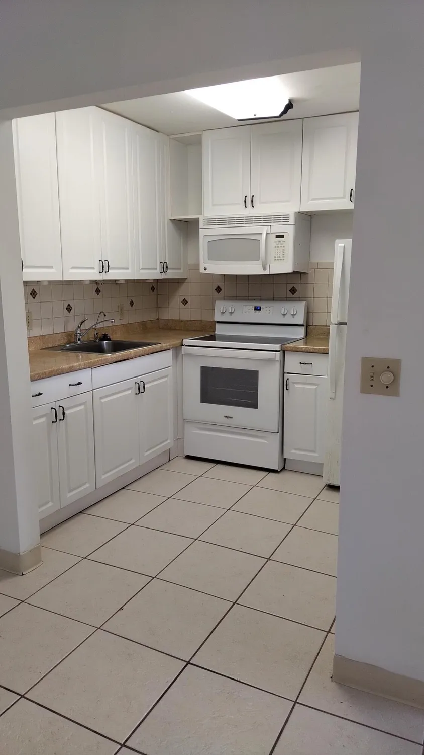 Property Slideshow image 10 of 21 | 3300 springdale blvd 208, Palm Springs, FL, 33461