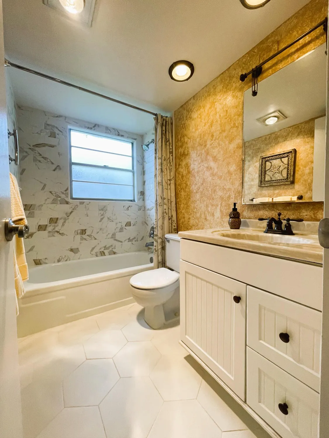 Property Slideshow image 14 of 50 | 234 brighton f, Boca Raton, FL, 33434
