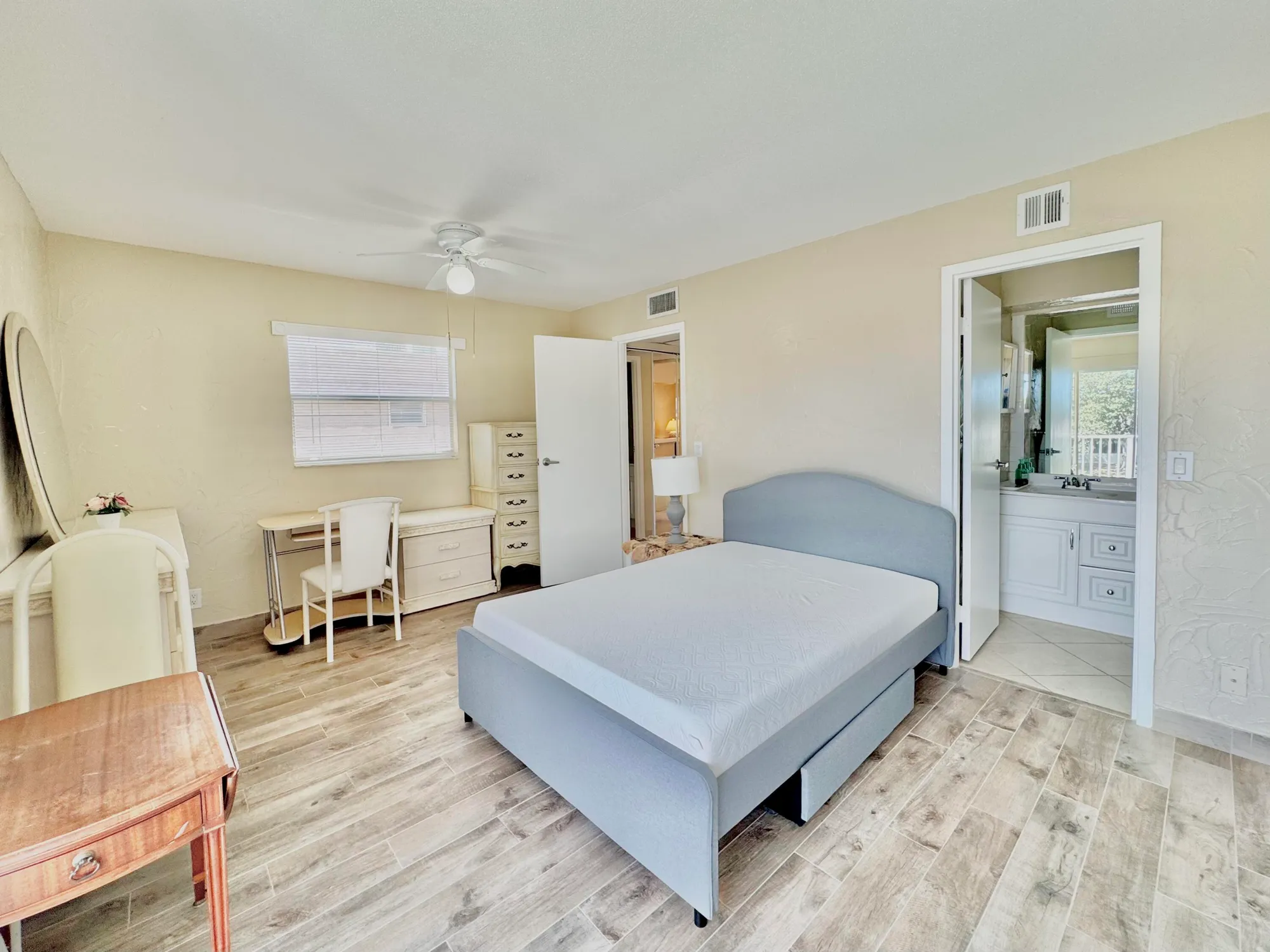 Property Slideshow image 16 of 32 | 43 brittany a, Delray Beach, FL, 33446