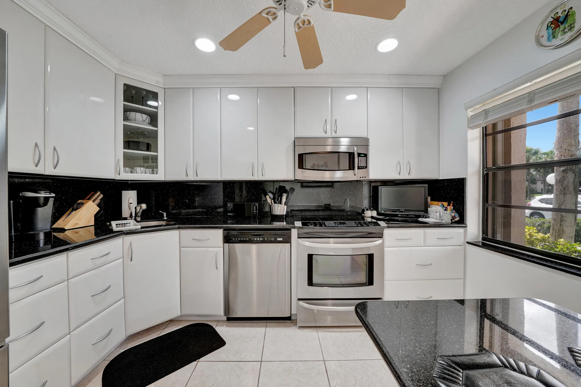 Property Slideshow image 22 of 45 | 9289 vista del lago g, Boca Raton, FL, 33428