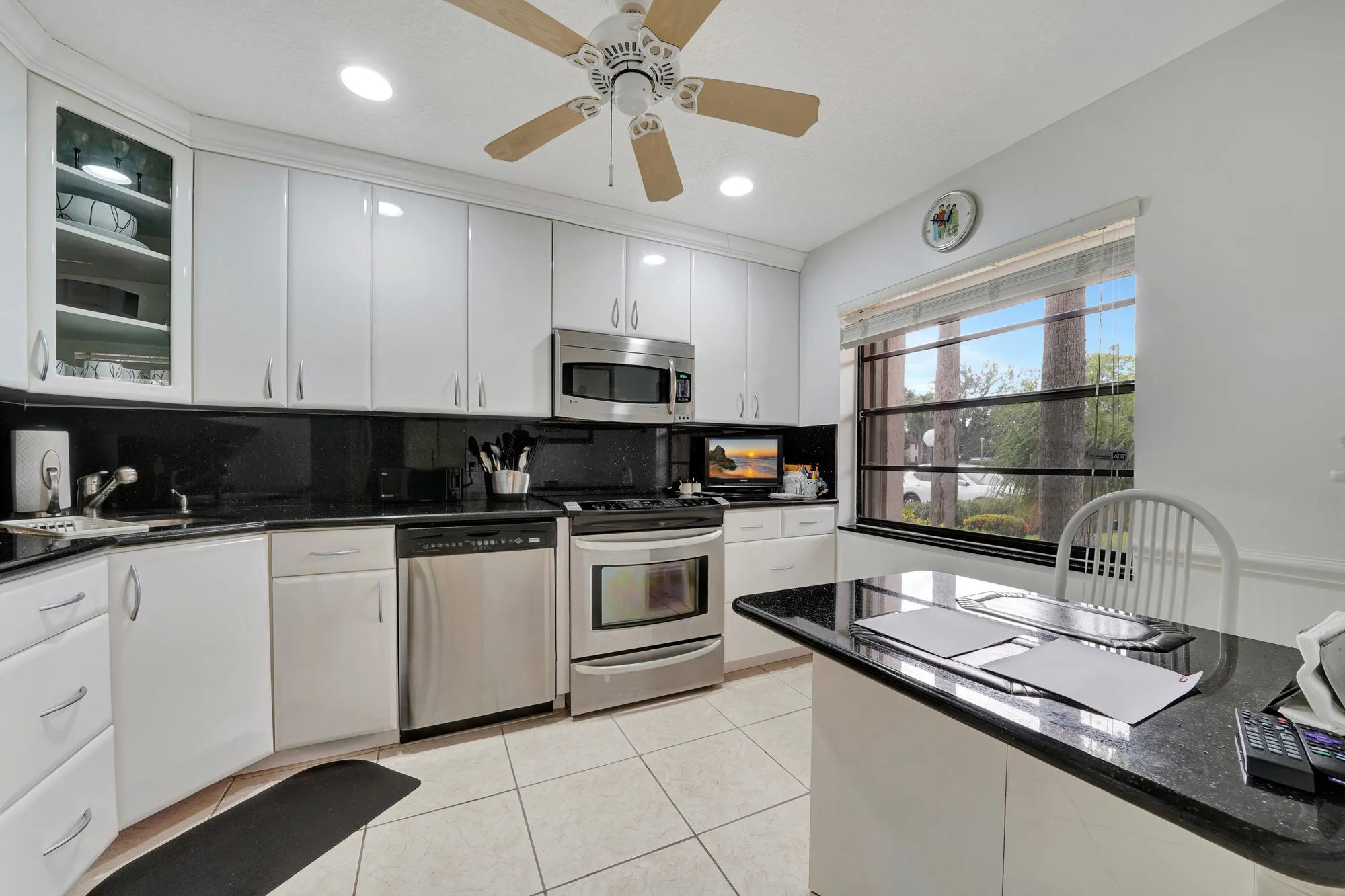 Property Slideshow image 4 of 45 | 9289 vista del lago g, Boca Raton, FL, 33428