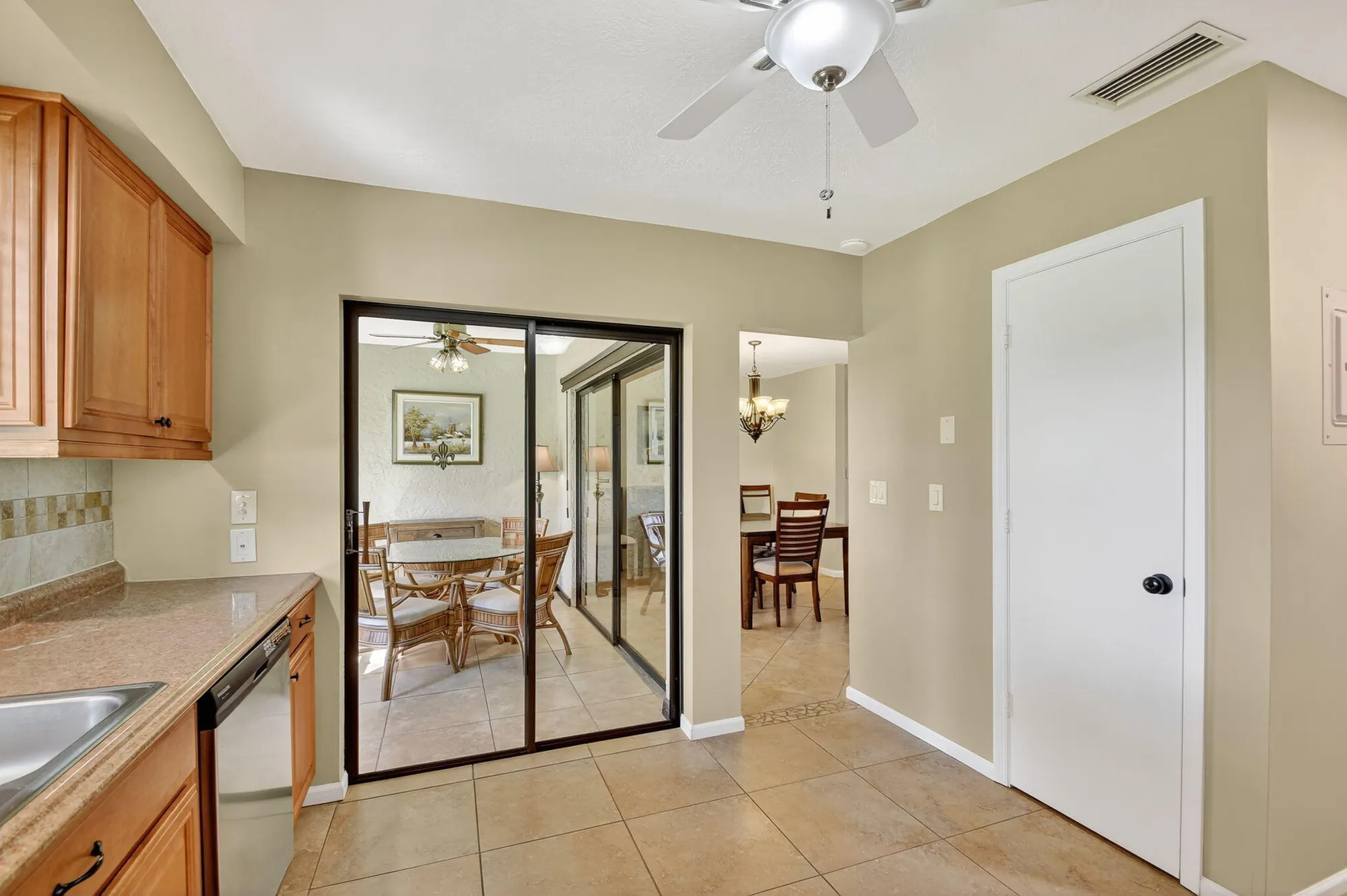 Property Slideshow image 12 of 40 | 4677 robinwood cir b, Boynton Beach, FL, 33436