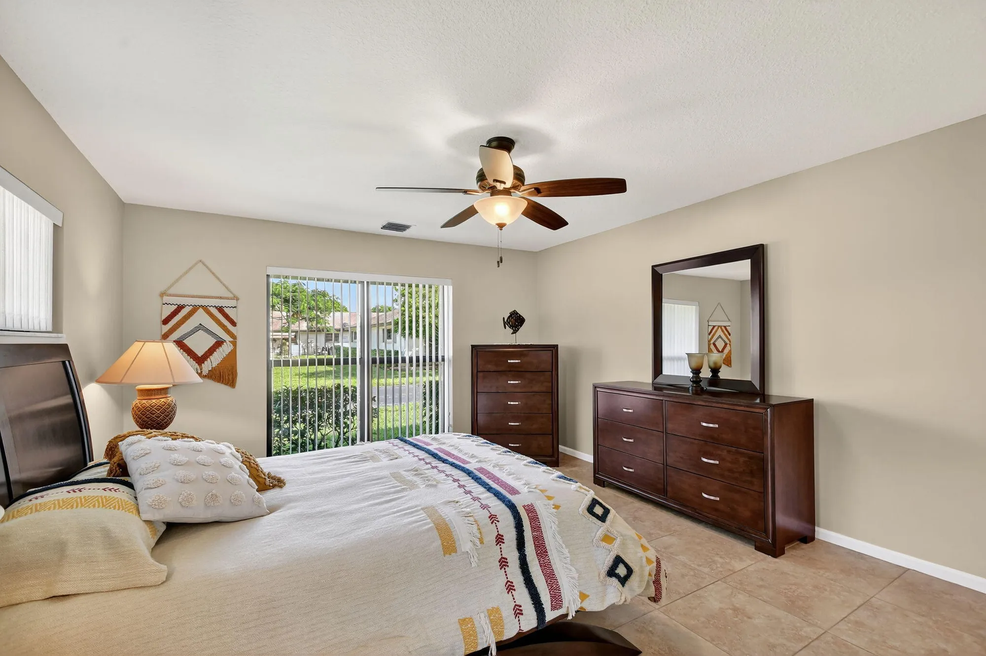 Property Slideshow image 19 of 40 | 4677 robinwood cir b, Boynton Beach, FL, 33436