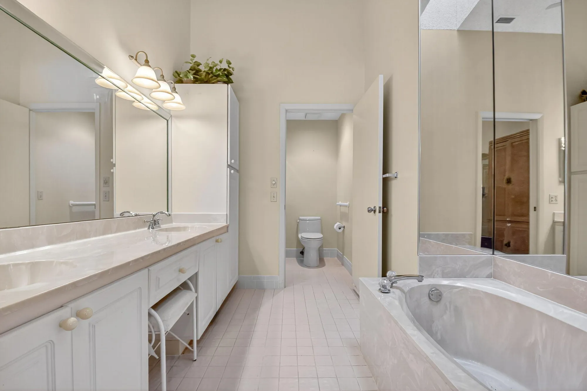 Property Slideshow image 32 of 59 | 4698 sextant cir, Boynton Beach, FL, 33436