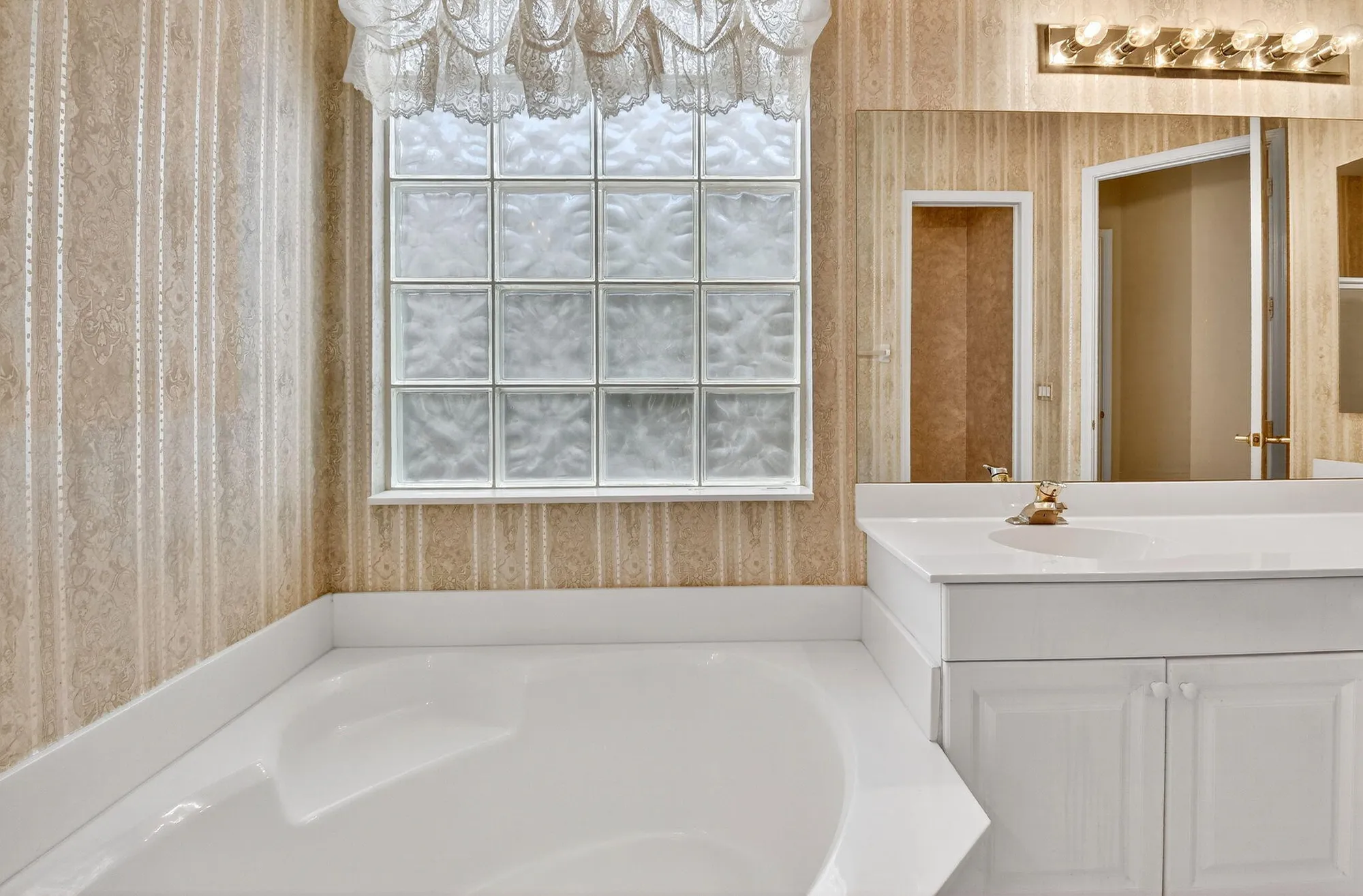 Property Slideshow image 31 of 94 | 8820 barrymore ln, Boynton Beach, FL, 33472