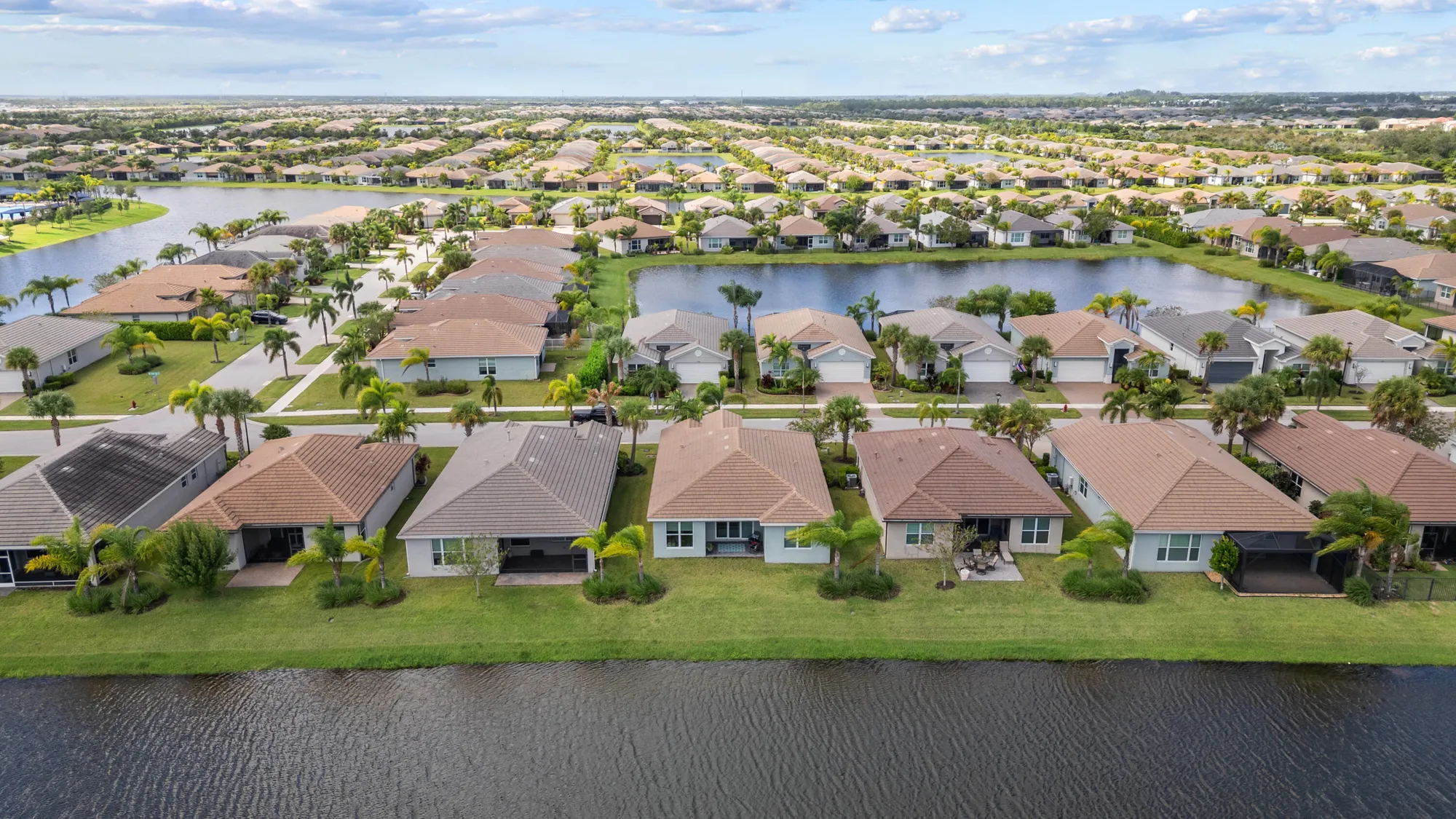 Property Slideshow image 8 of 29 | 11917 sw jasper lake way, Port Saint Lucie, FL, 34987