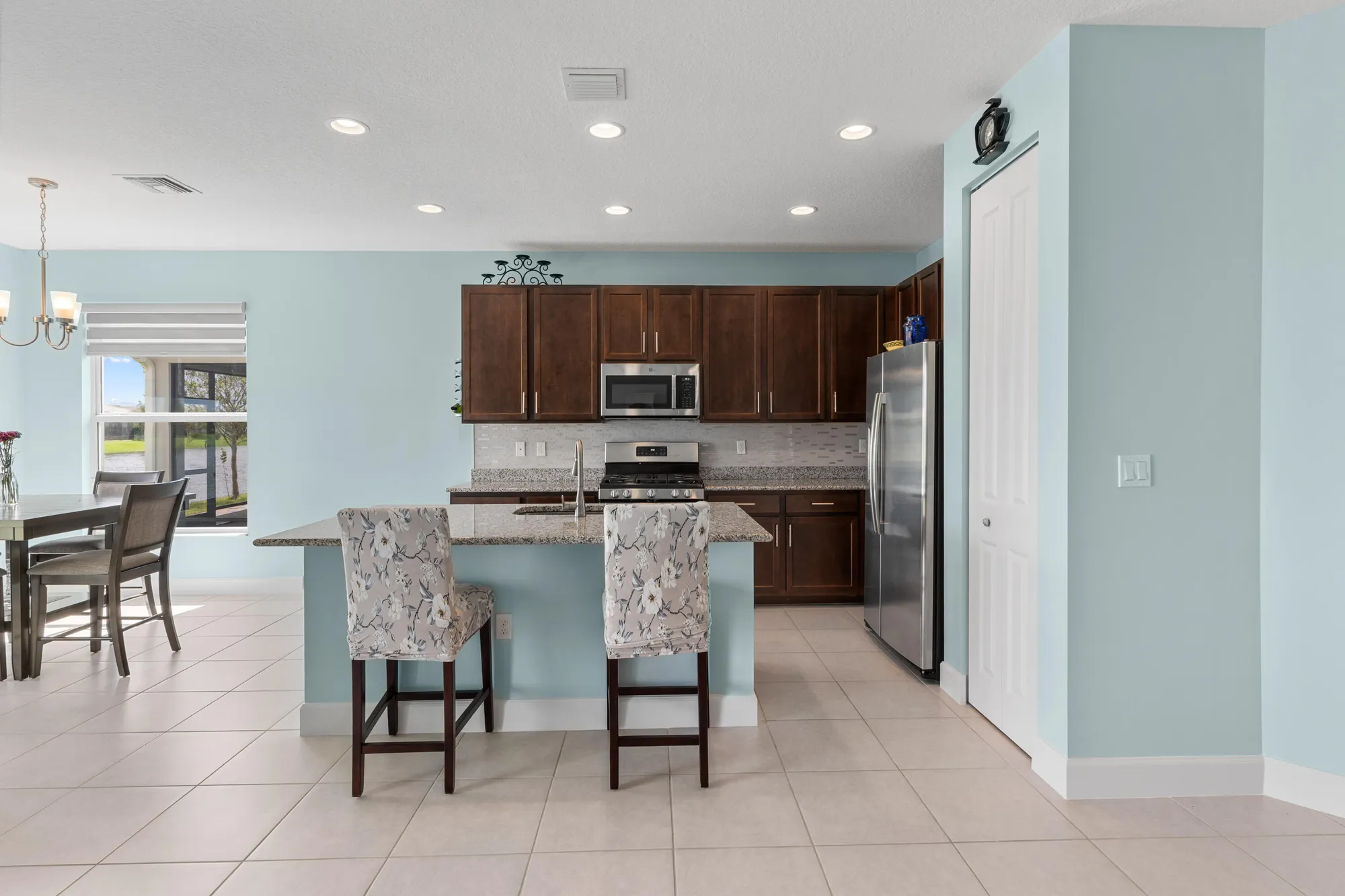 Property Slideshow image 16 of 29 | 11917 sw jasper lake way, Port Saint Lucie, FL, 34987