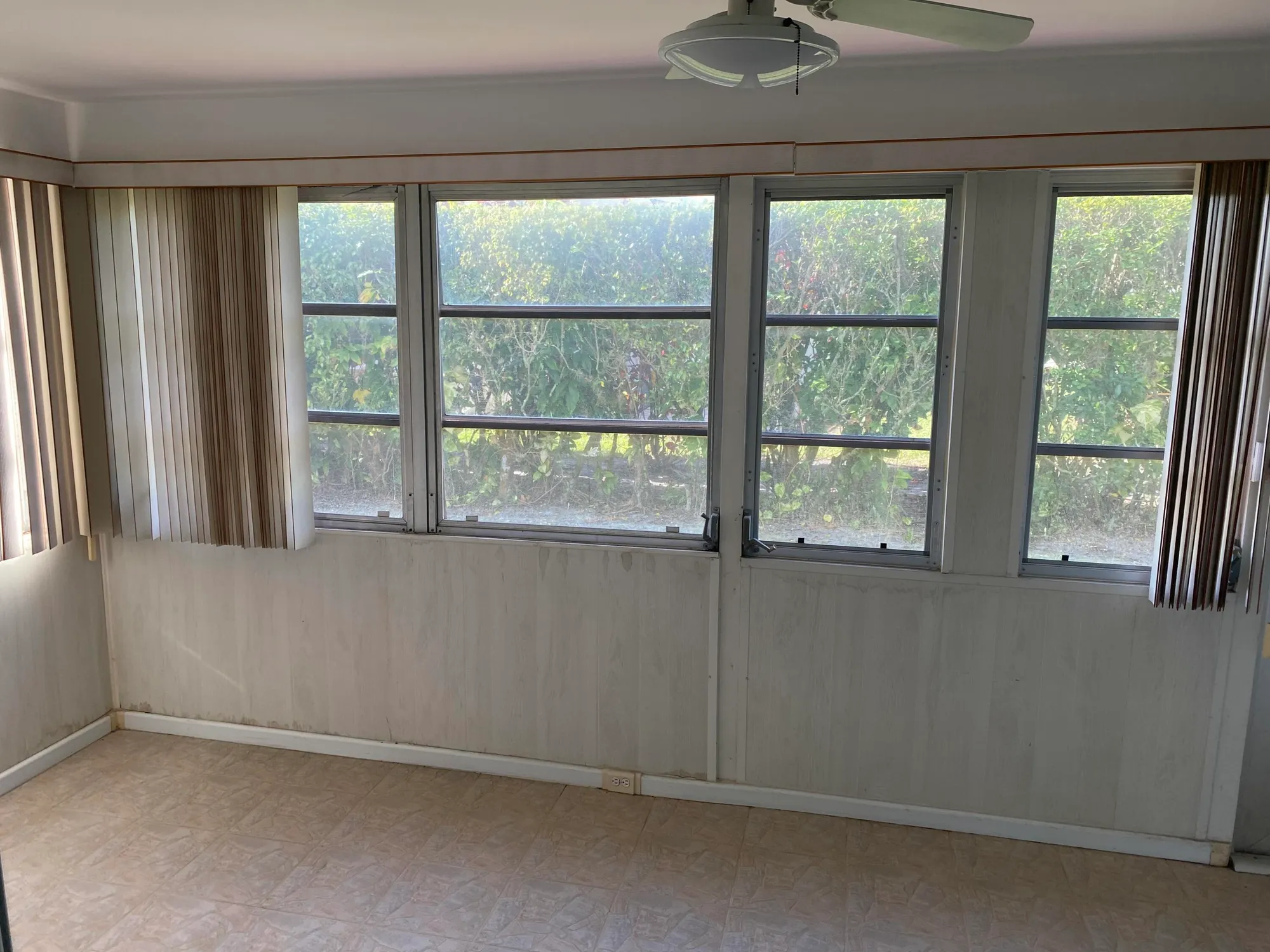 Property Slideshow image 10 of 40 | 442 franconia cir, Lake Worth, FL, 33467