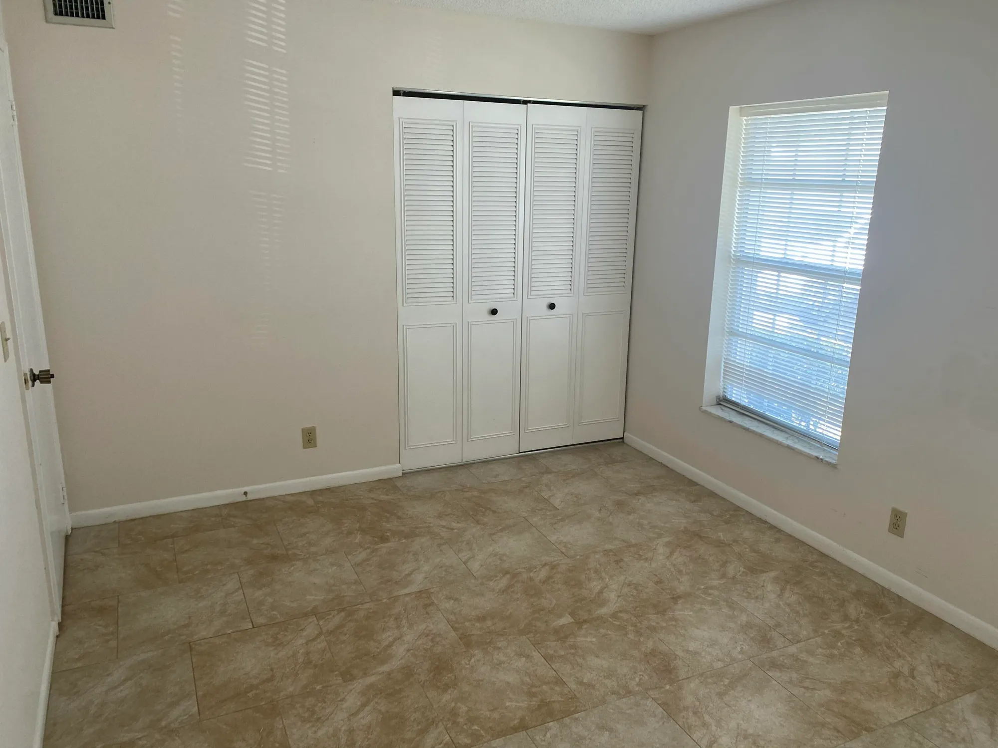 Property Slideshow image 25 of 40 | 442 franconia cir, Lake Worth, FL, 33467