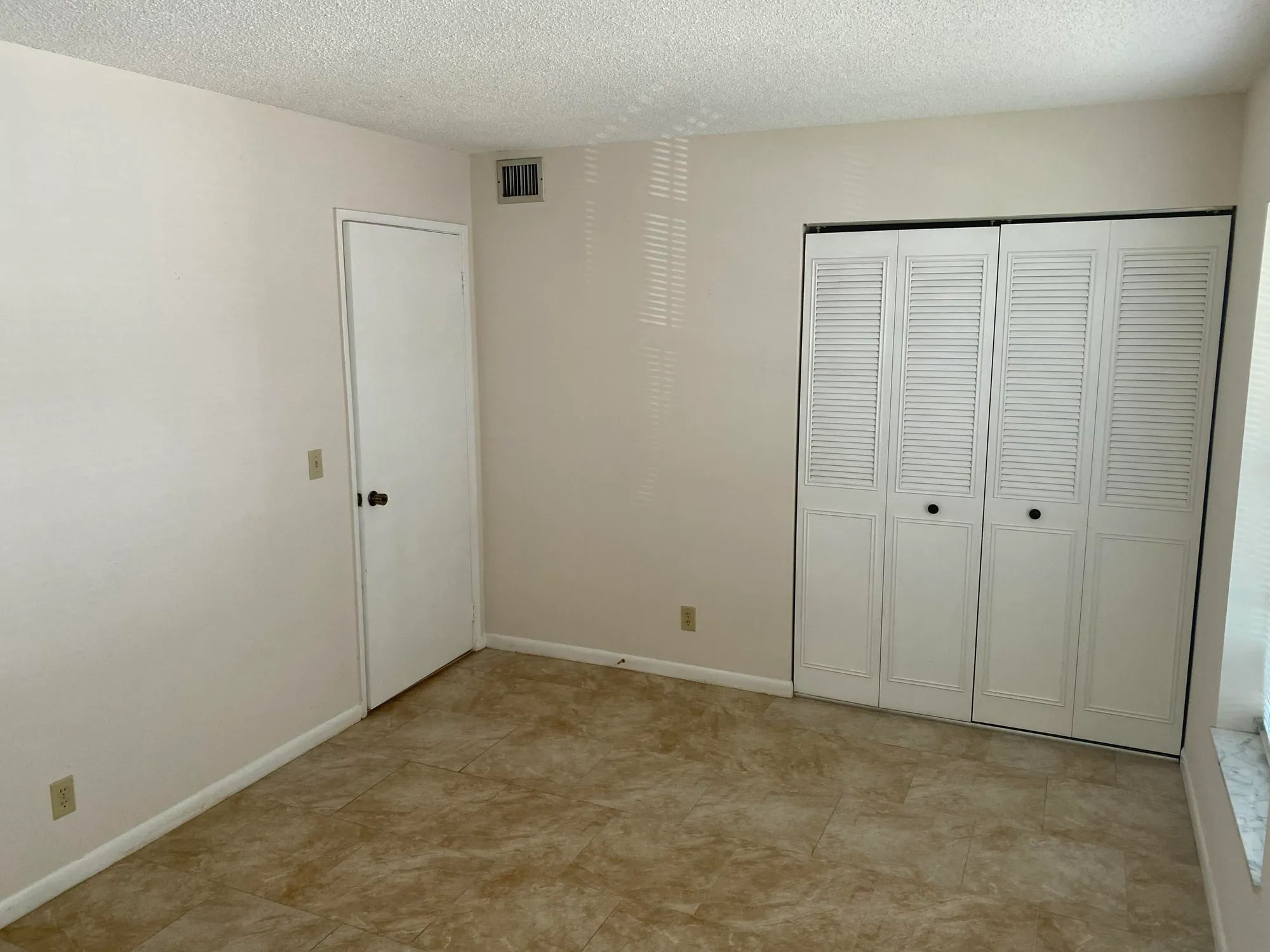 Property Slideshow image 26 of 40 | 442 franconia cir, Lake Worth, FL, 33467