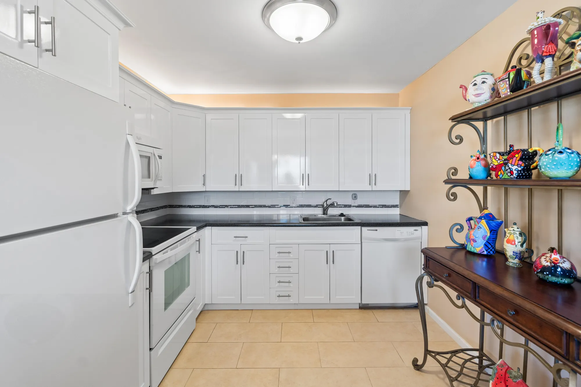 Property Slideshow image 8 of 48 | 4054 newcastle c, Boca Raton, FL, 33434