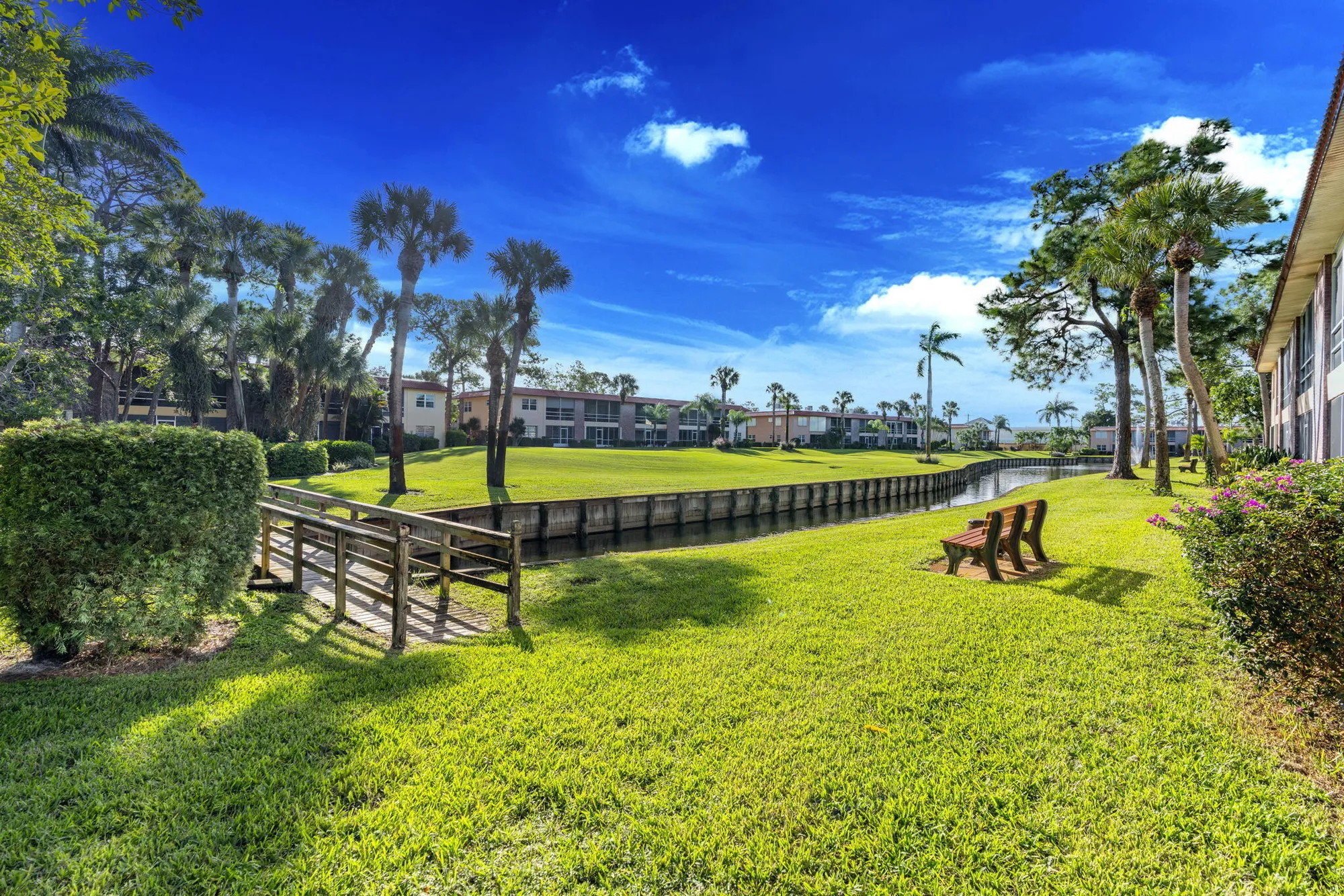 Property Slideshow image 27 of 44 | 1993 sw palm city rd f, Stuart, FL, 34994