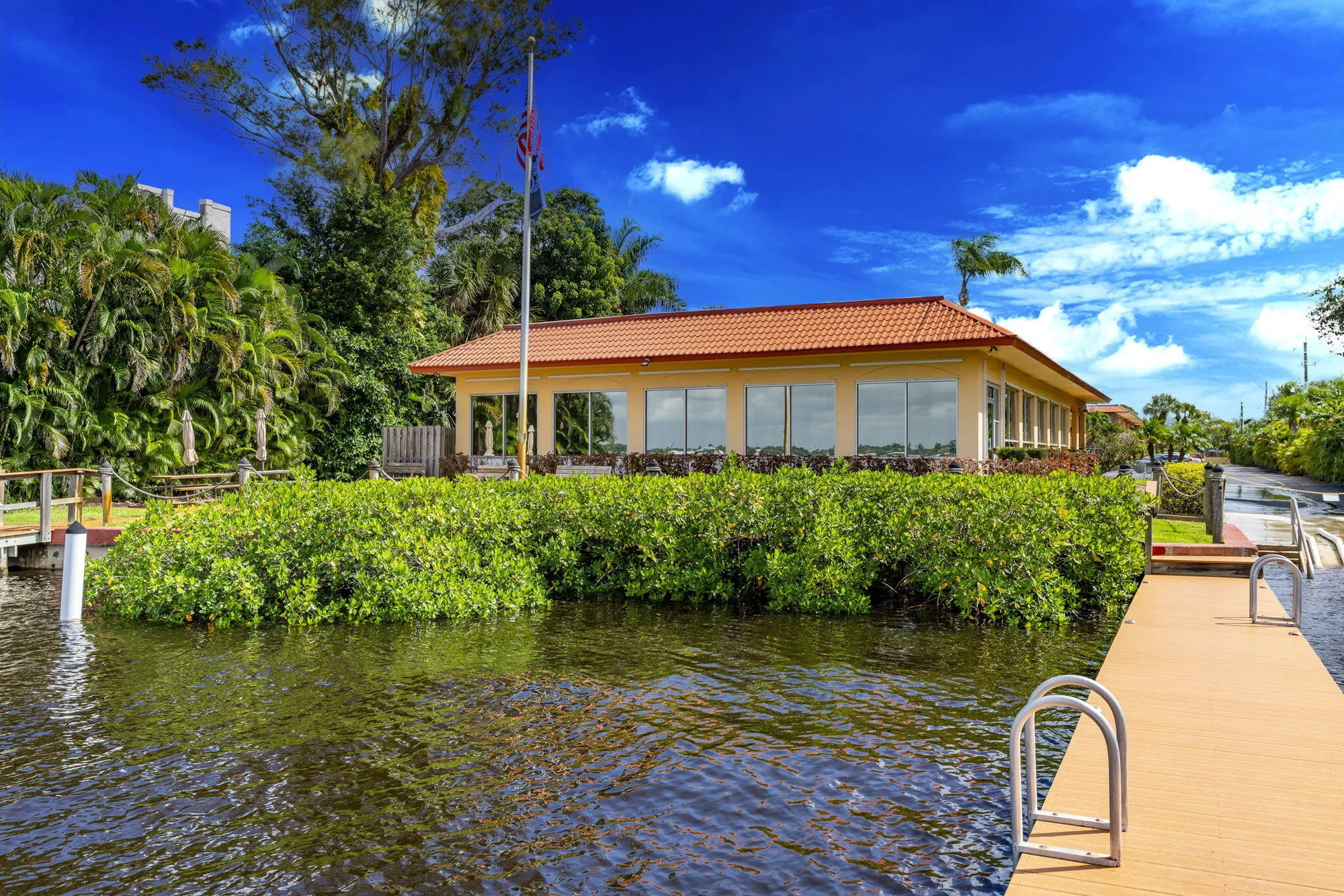 Property Slideshow image 36 of 44 | 1993 sw palm city rd f, Stuart, FL, 34994