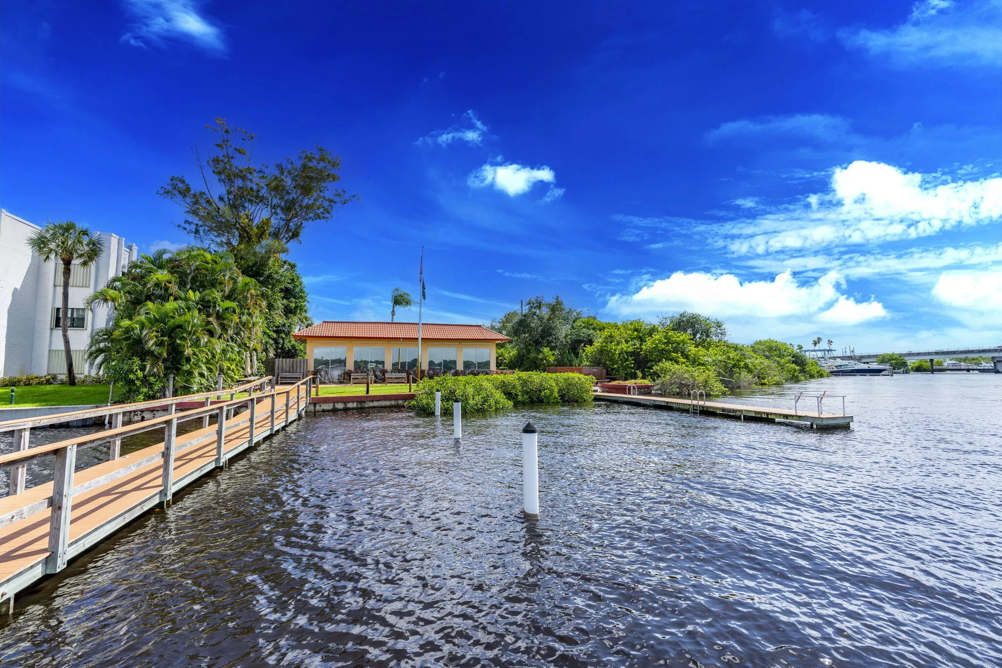 Property Slideshow image 37 of 44 | 1993 sw palm city rd f, Stuart, FL, 34994