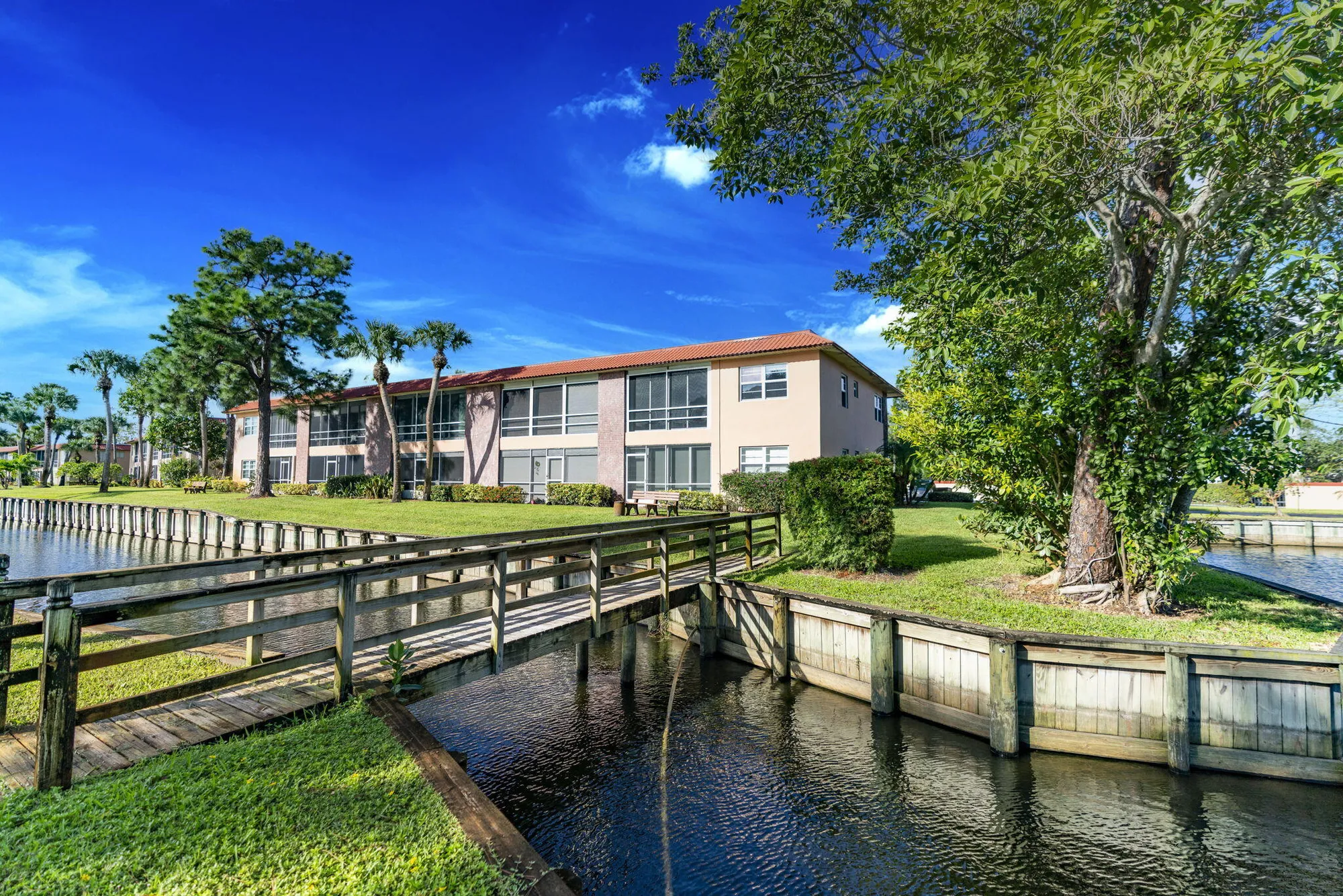 Property Slideshow image 28 of 44 | 1993 sw palm city rd f, Stuart, FL, 34994