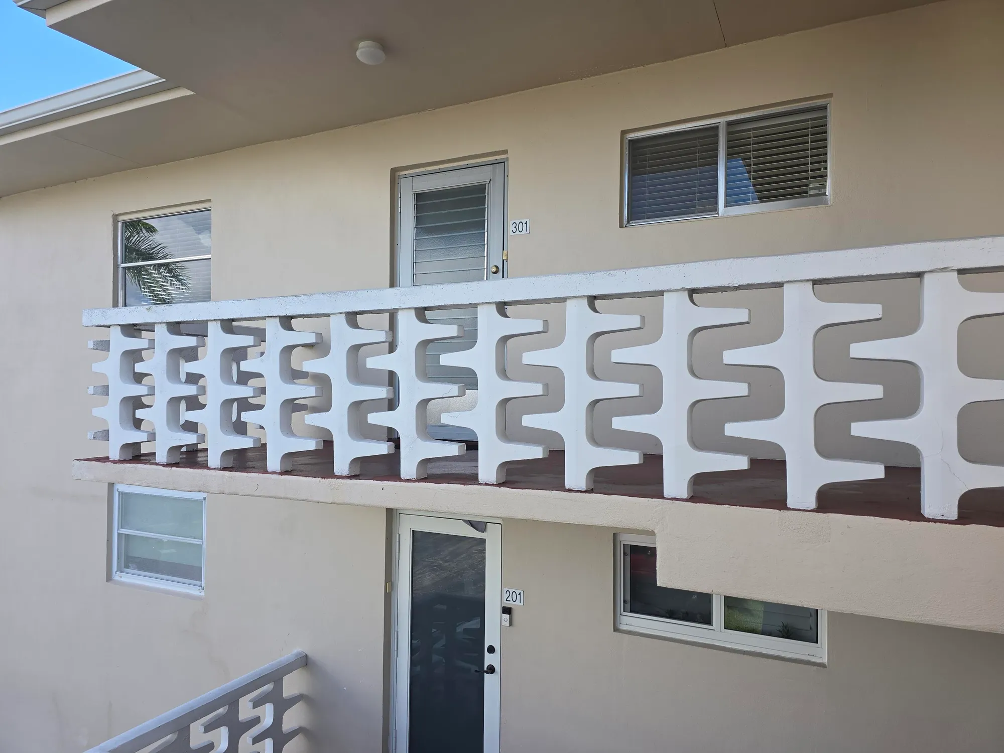 Property Slideshow image 5 of 30 | 2812 garden dr 301, Lake Worth, FL, 33461