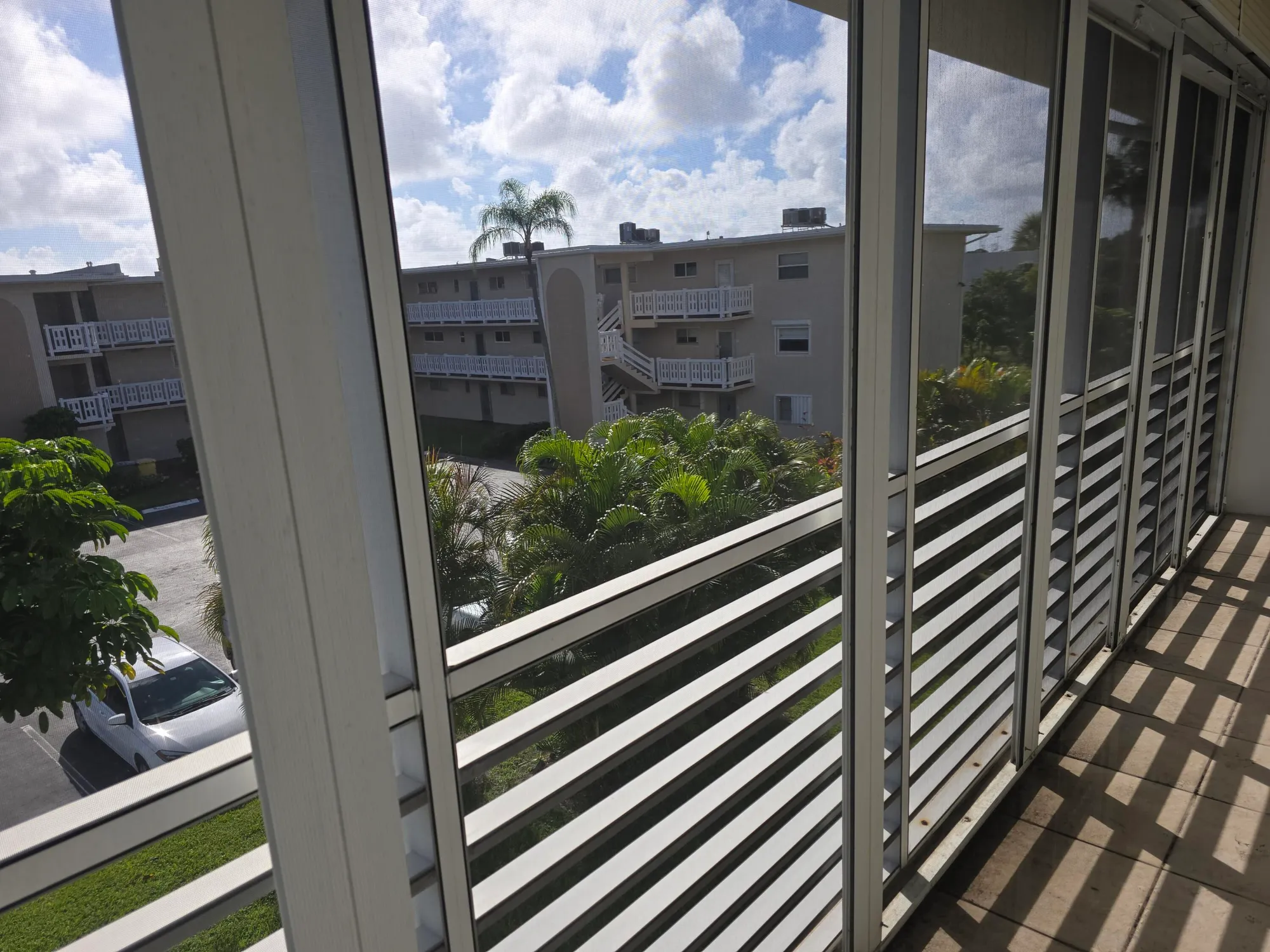 Property Slideshow image 7 of 30 | 2812 garden dr 301, Lake Worth, FL, 33461