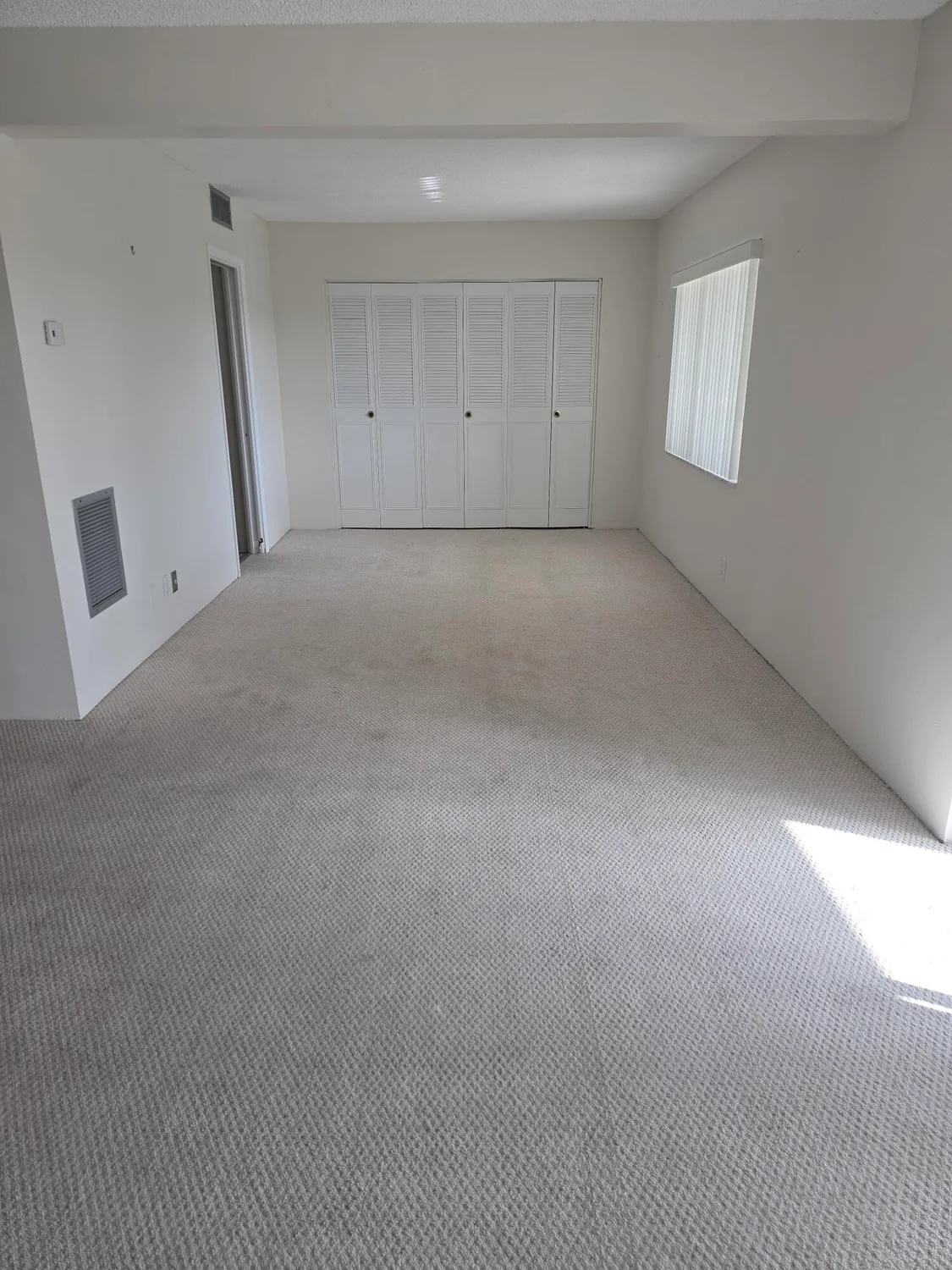 Property Slideshow image 16 of 30 | 2812 garden dr 301, Lake Worth, FL, 33461