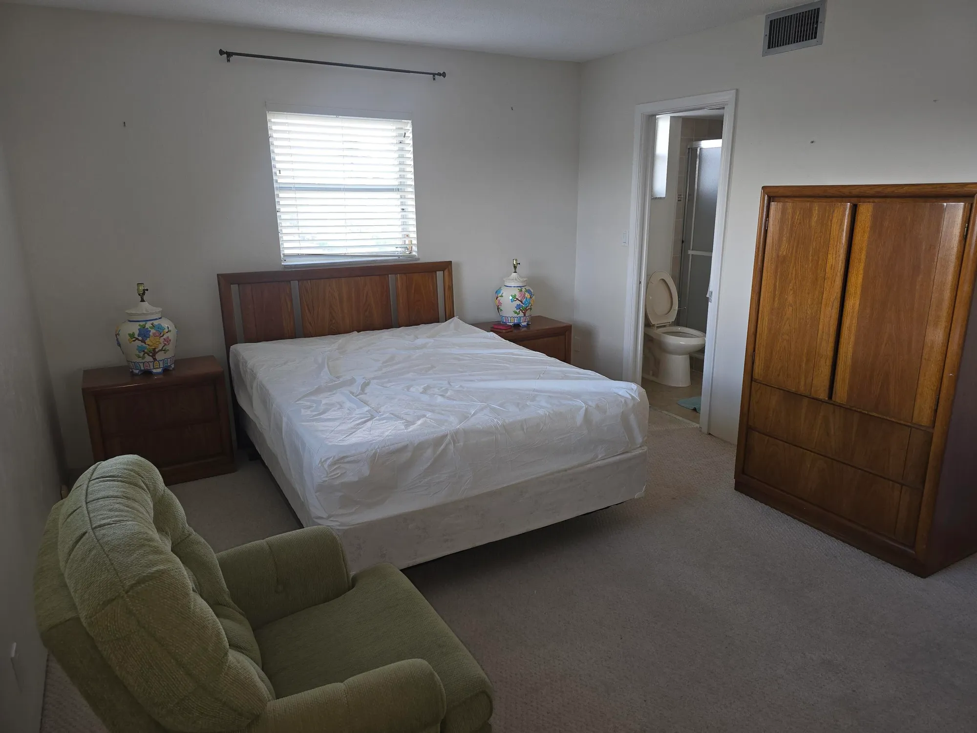 Property Slideshow image 23 of 30 | 2812 garden dr 301, Lake Worth, FL, 33461