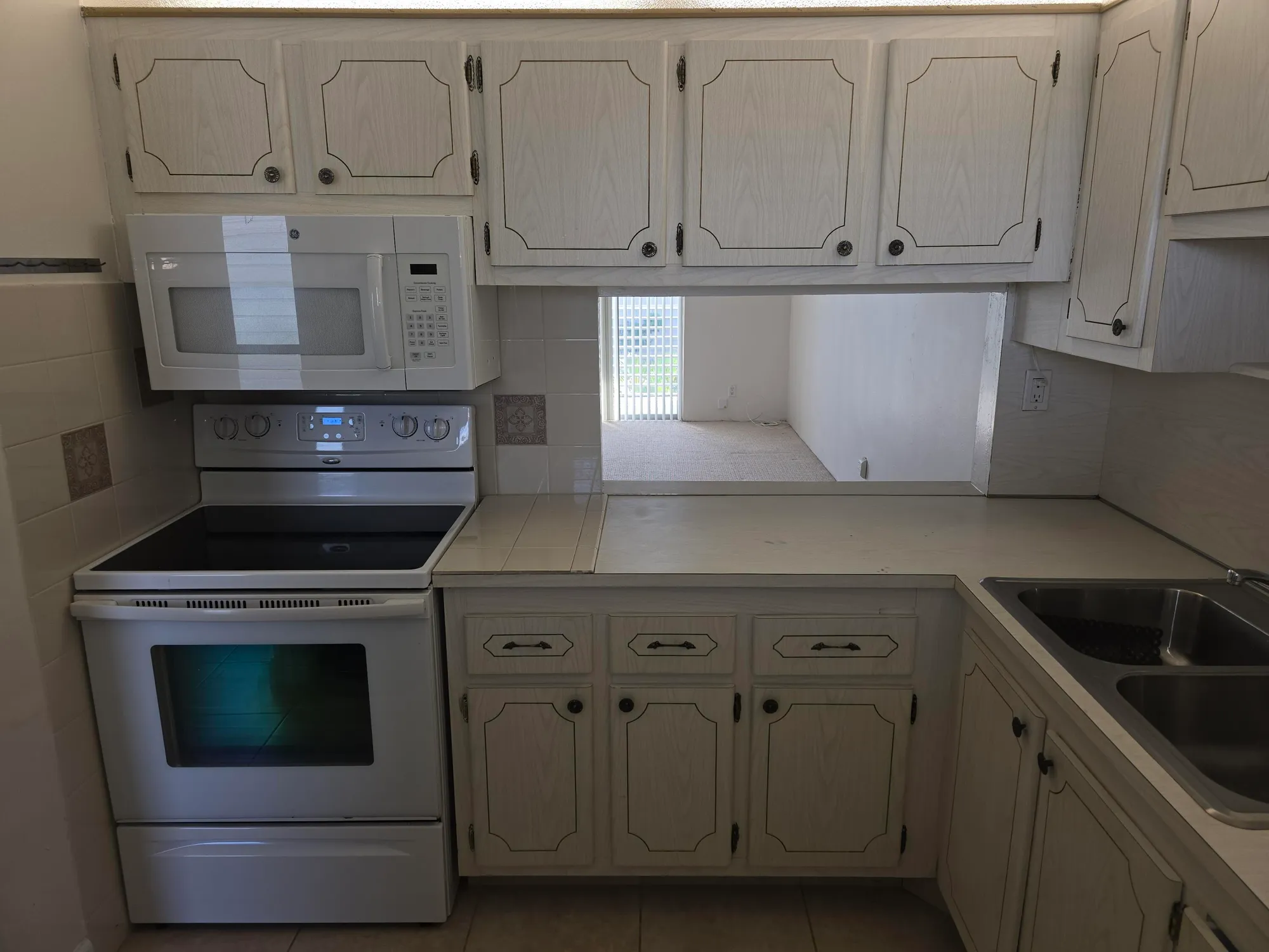 Property Slideshow image 28 of 30 | 2812 garden dr 301, Lake Worth, FL, 33461