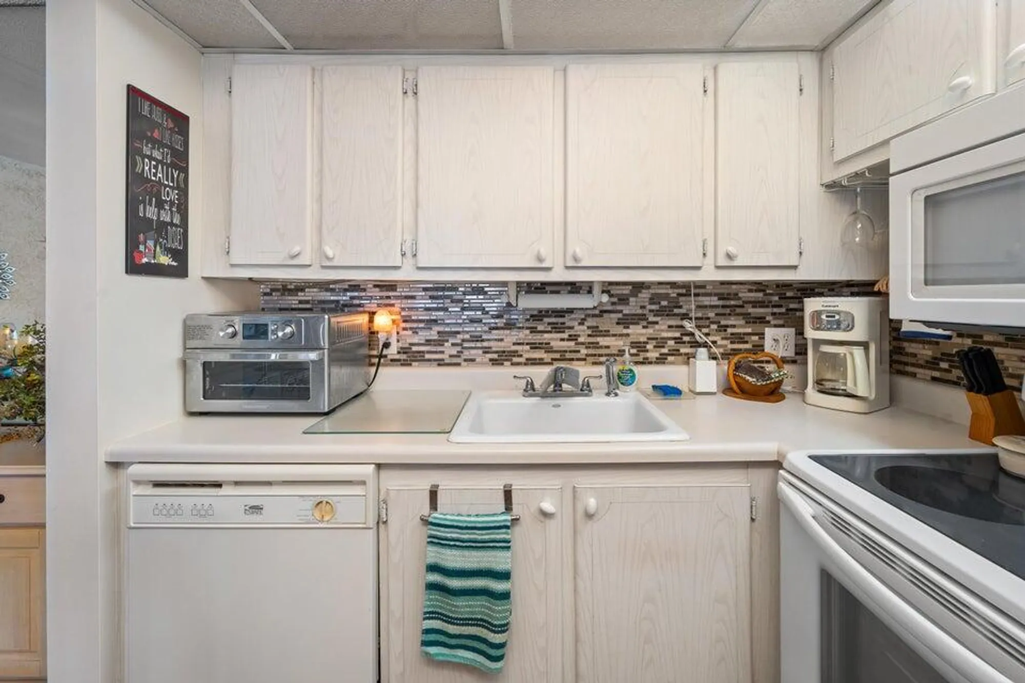 Property Slideshow image 7 of 25 | 169 sheffield g, West Palm Beach, FL, 33417