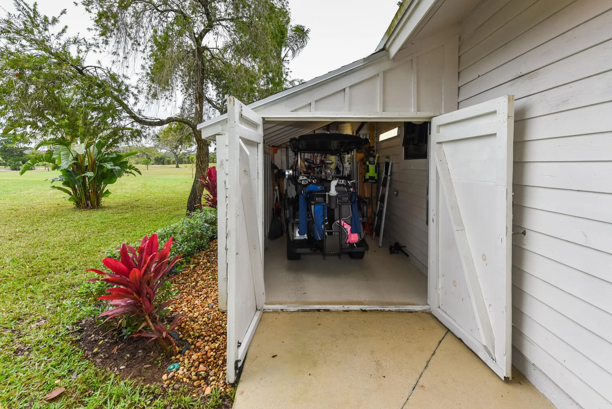 Property Slideshow image 37 of 59 | 12698 se cascades ct, Hobe Sound, FL, 33455