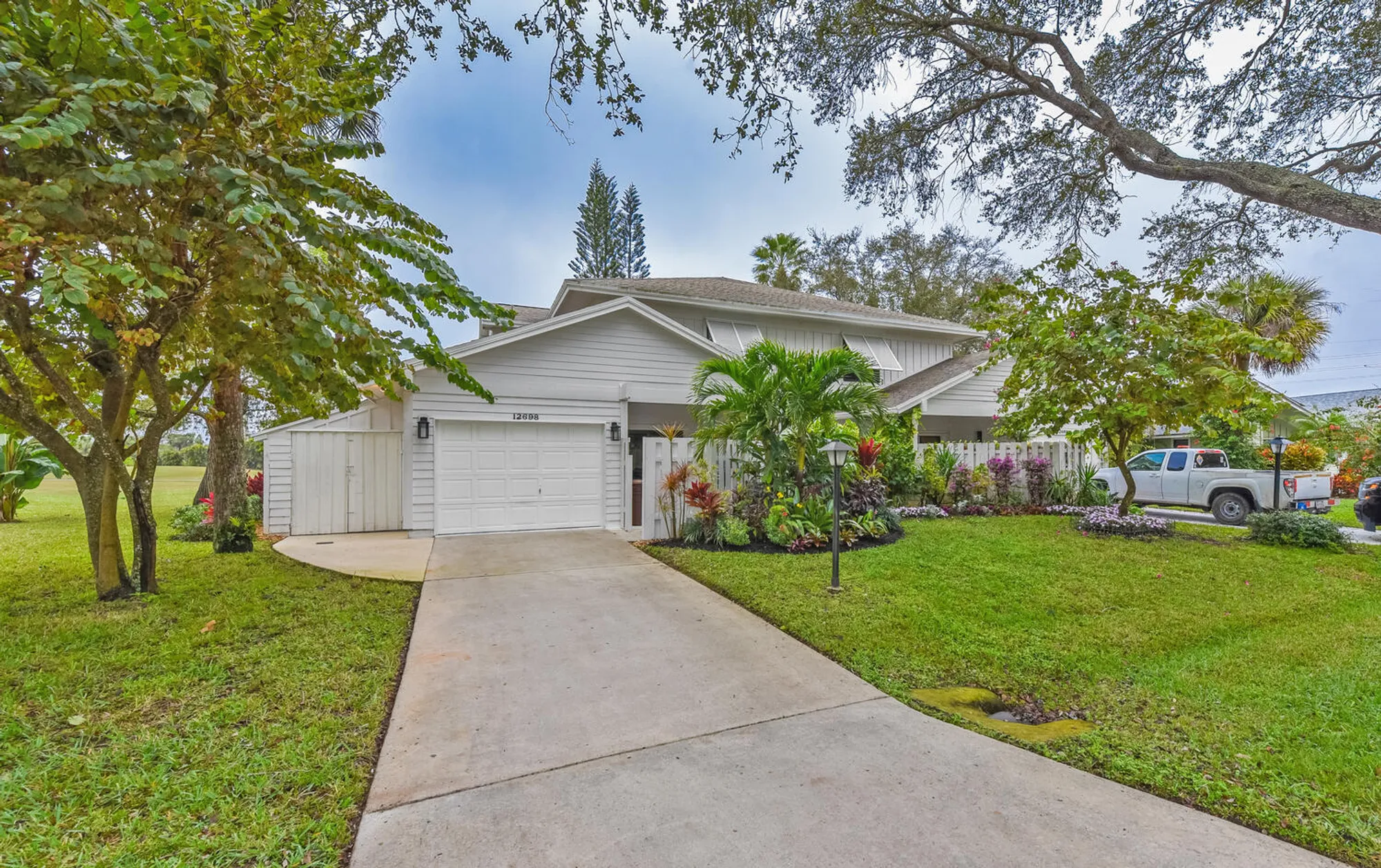 Property Slideshow image 39 of 59 | 12698 se cascades ct, Hobe Sound, FL, 33455