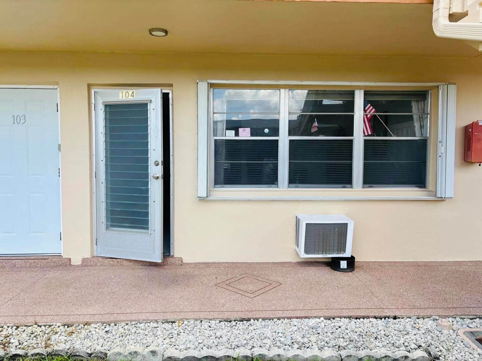 Property Slideshow image 1 of 8 | 104 hastings g, West Palm Beach, FL, 33417