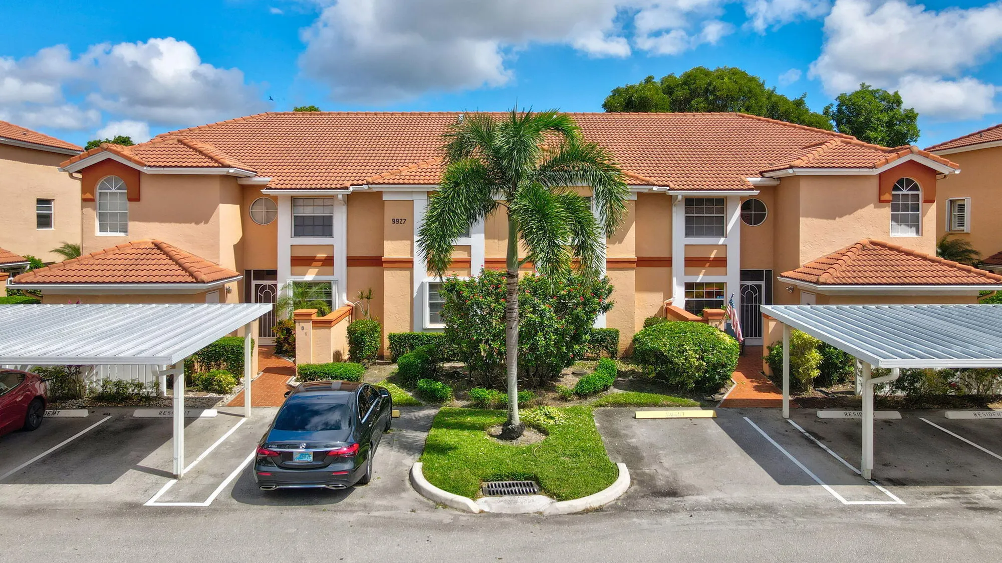 Property Slideshow image 2 of 55 | 9927 seacrest cir apt 202, Boynton Beach, FL, 33437