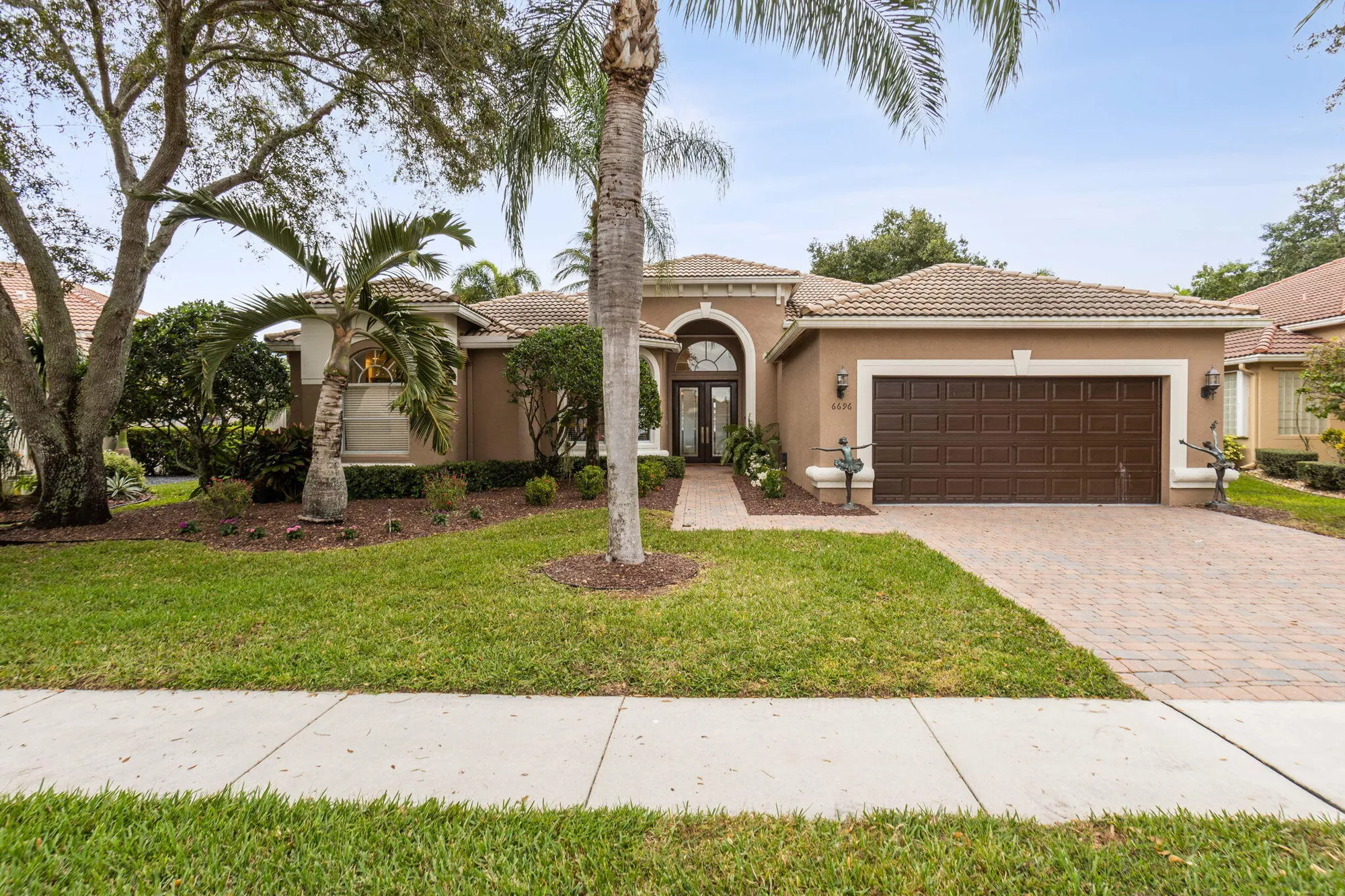 Property Slideshow image 4 of 40 | 6696 via como, Lake Worth, FL, 33467