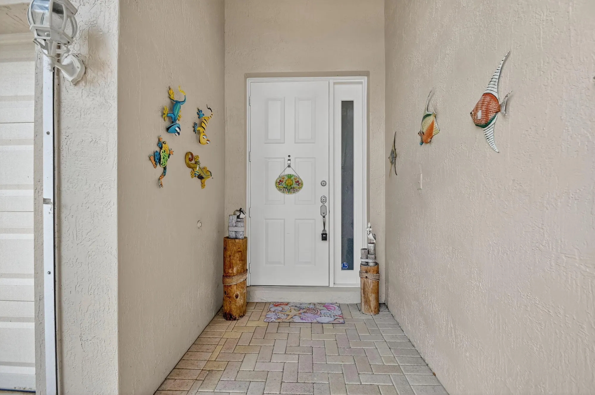 Property Slideshow image 5 of 86 | 2325 sapphire cir, West Palm Beach, FL, 33411