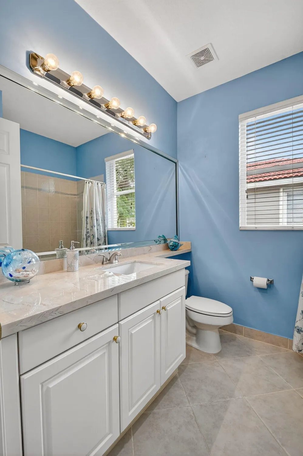 Property Slideshow image 33 of 86 | 2325 sapphire cir, West Palm Beach, FL, 33411