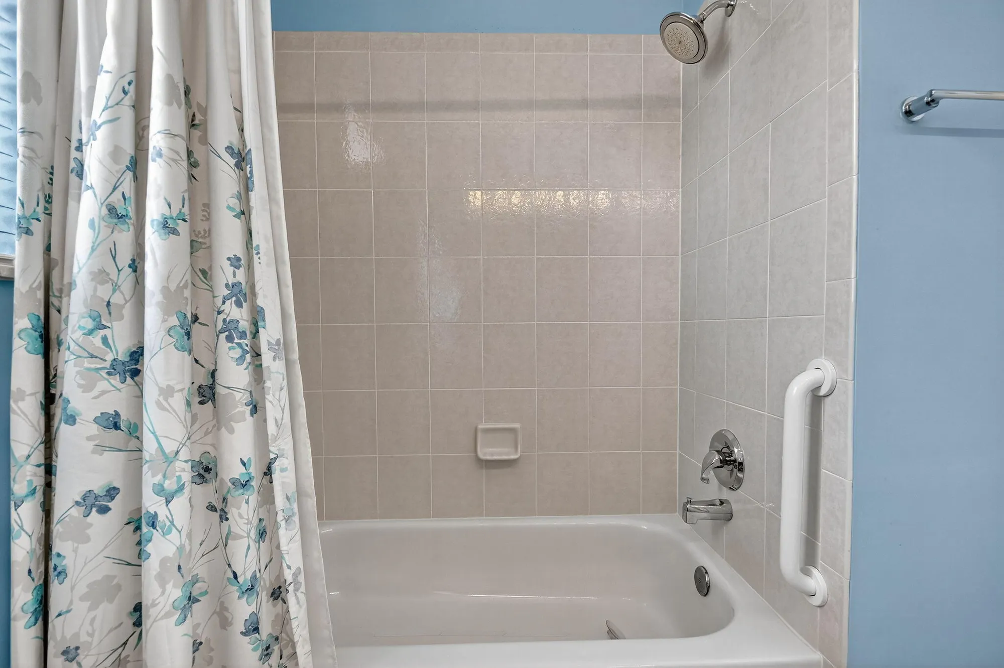 Property Slideshow image 35 of 86 | 2325 sapphire cir, West Palm Beach, FL, 33411