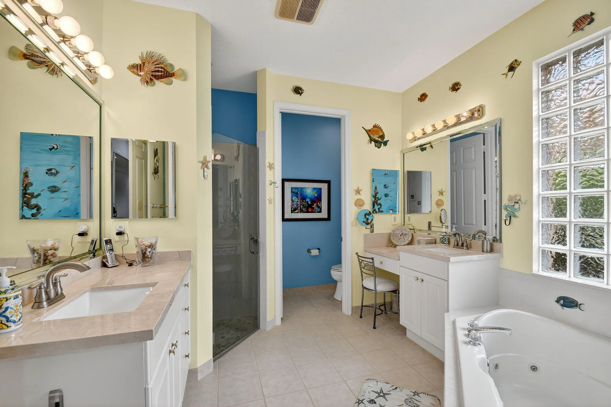 Property Slideshow image 27 of 86 | 2325 sapphire cir, West Palm Beach, FL, 33411