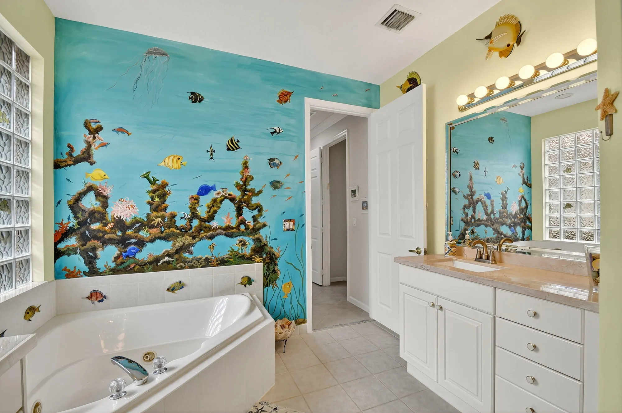Property Slideshow image 29 of 86 | 2325 sapphire cir, West Palm Beach, FL, 33411