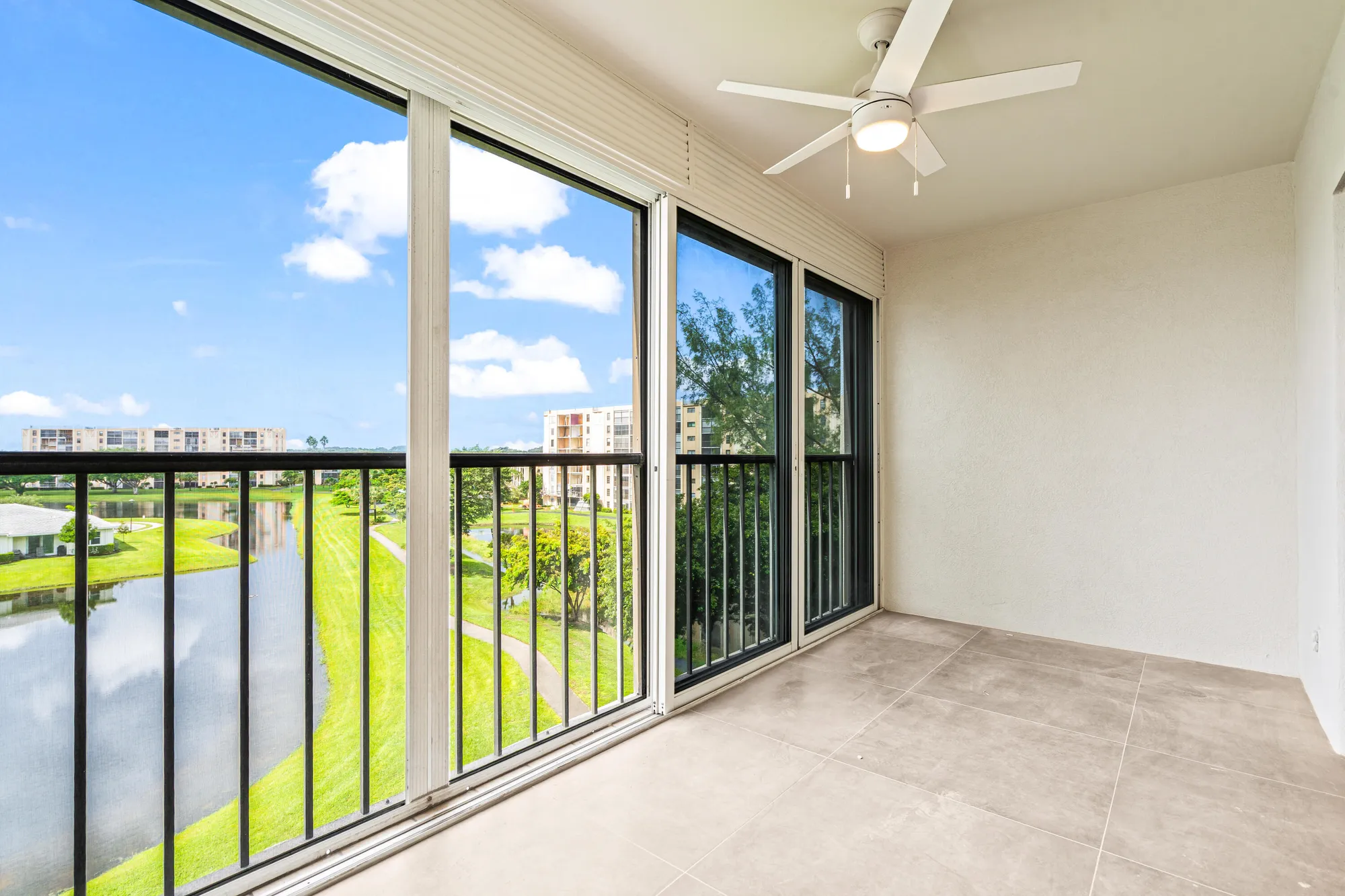 Property Slideshow image 3 of 32 | 14425 strathmore ln 505, Delray Beach, FL, 33446