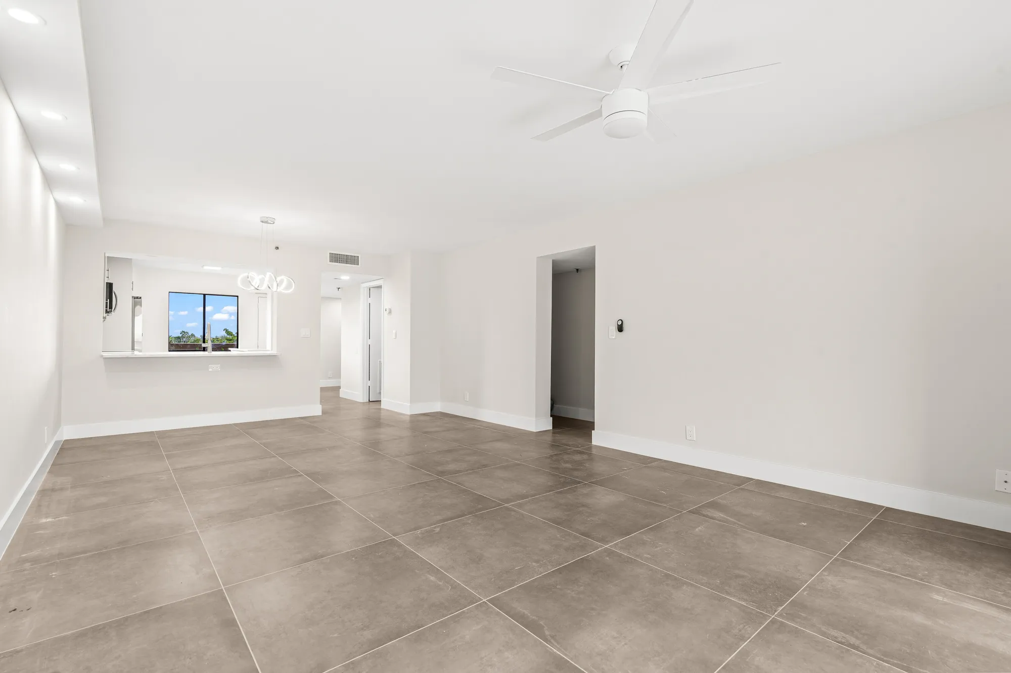 Property Slideshow image 10 of 32 | 14425 strathmore ln 505, Delray Beach, FL, 33446
