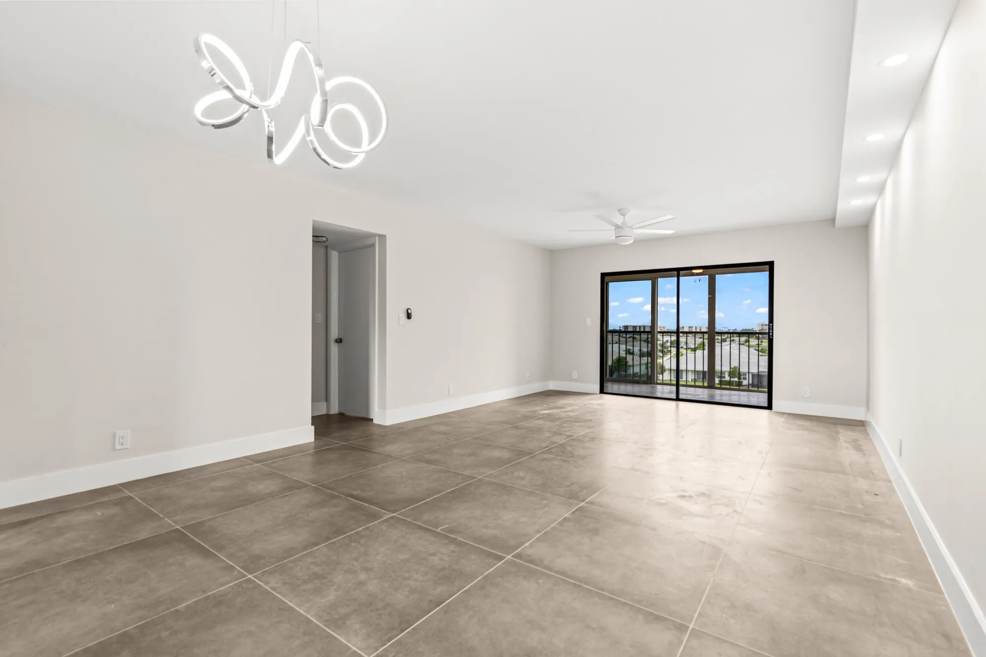 Property Slideshow image 16 of 32 | 14425 strathmore ln 505, Delray Beach, FL, 33446