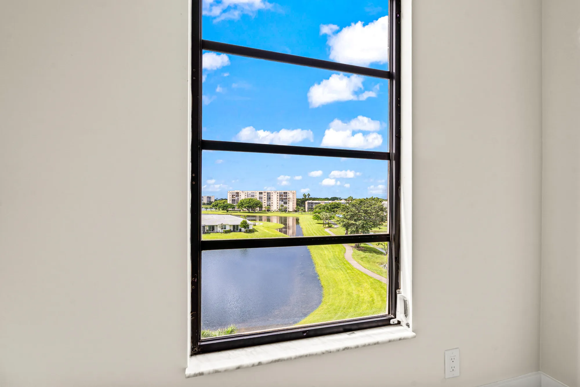 Property Slideshow image 4 of 32 | 14425 strathmore ln 505, Delray Beach, FL, 33446